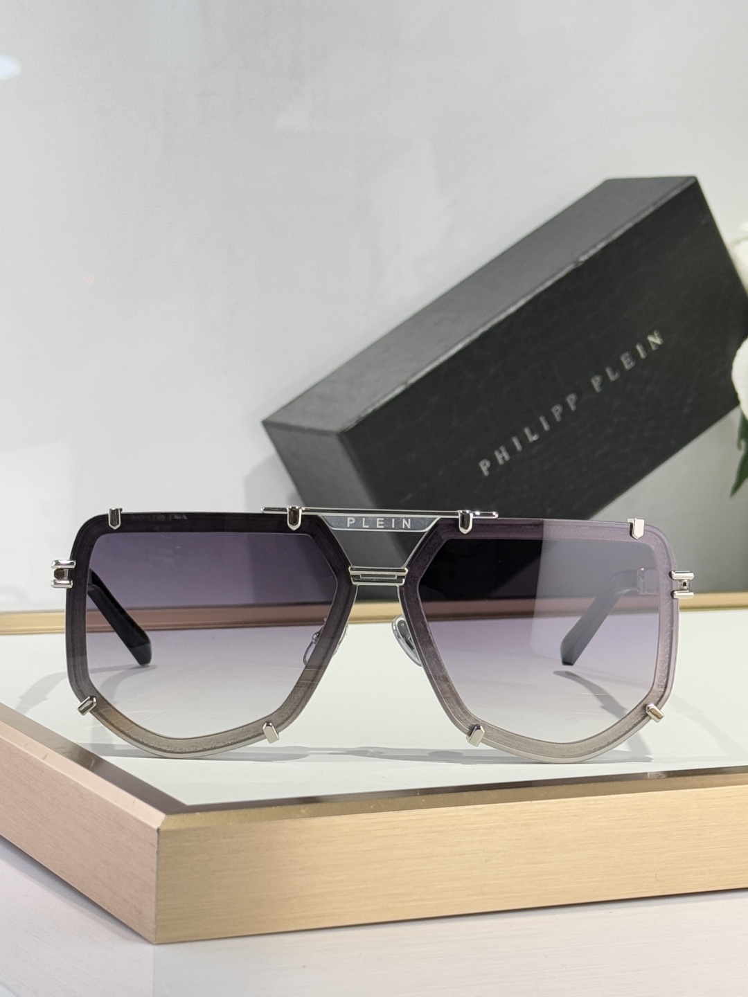 PhiliPP Plein
Mod：SP
Size：66口10-145
品质保证
金属电镀
质感看得见