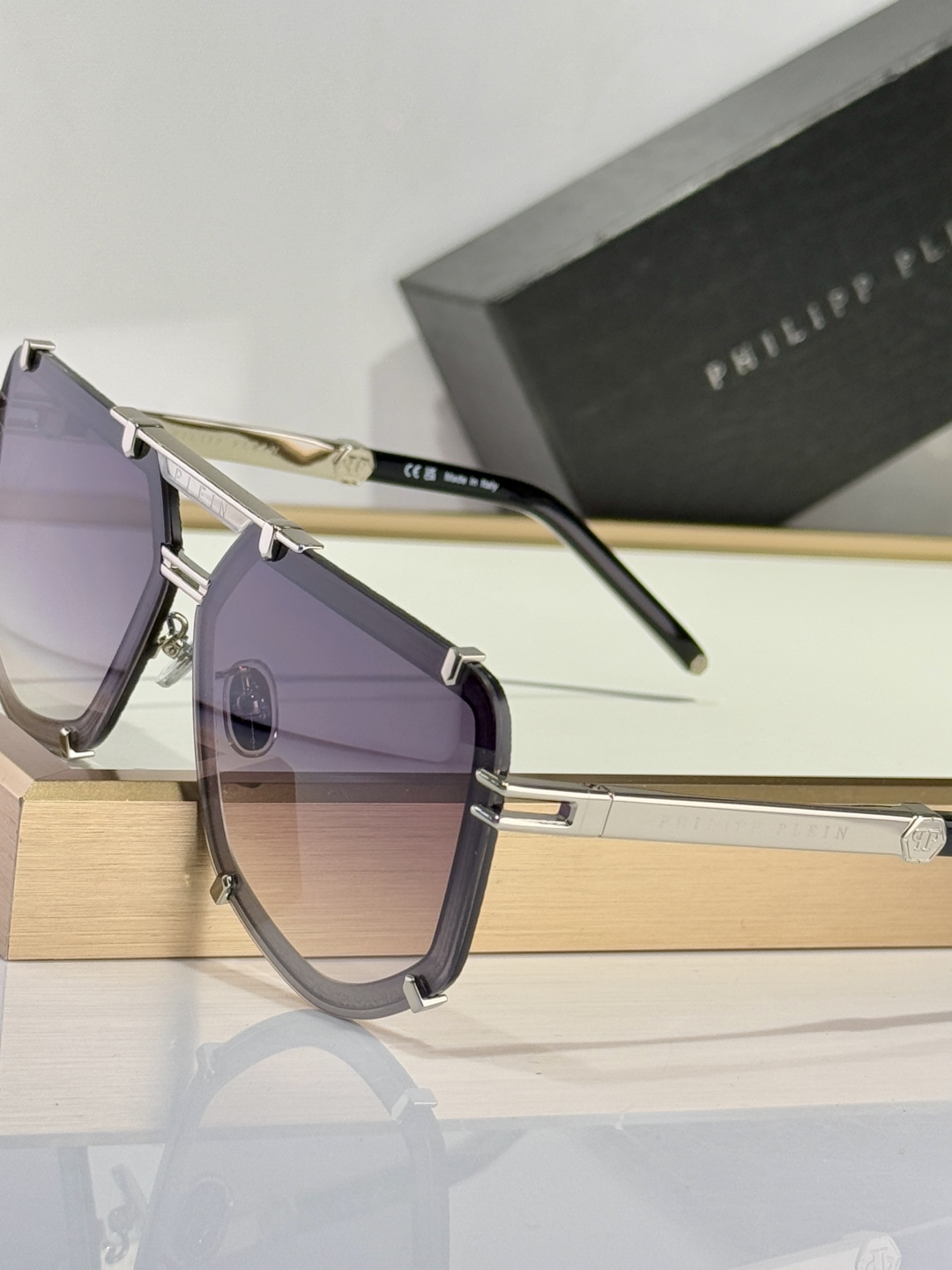 PhiliPP Plein
Mod：SP
Size：66口10-145
品质保证
金属电镀
质感看得见
