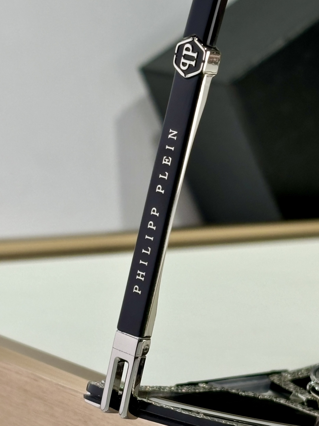 ￼ PhiliPP Plein
Mod：SP
Size：66口10-145
品质保证
金属电镀
质感看得