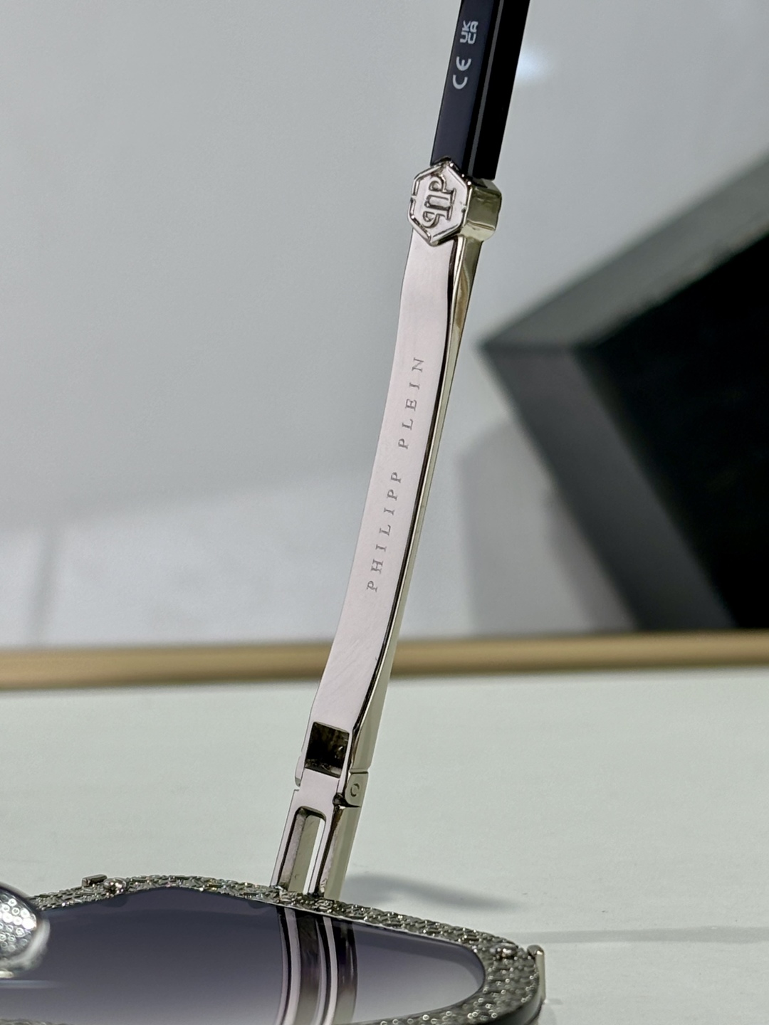 ￼ PhiliPP Plein
Mod：SP
Size：66口10-145
品质保证
金属电镀
质感看得