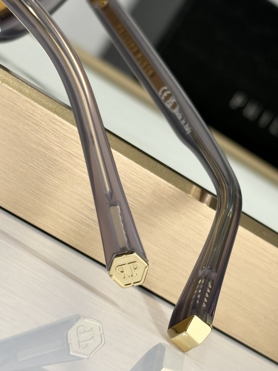 ￼ PhiliPP Plein
Mod：SP
Size：66口10-145
品质保证
金属电镀
质感看得