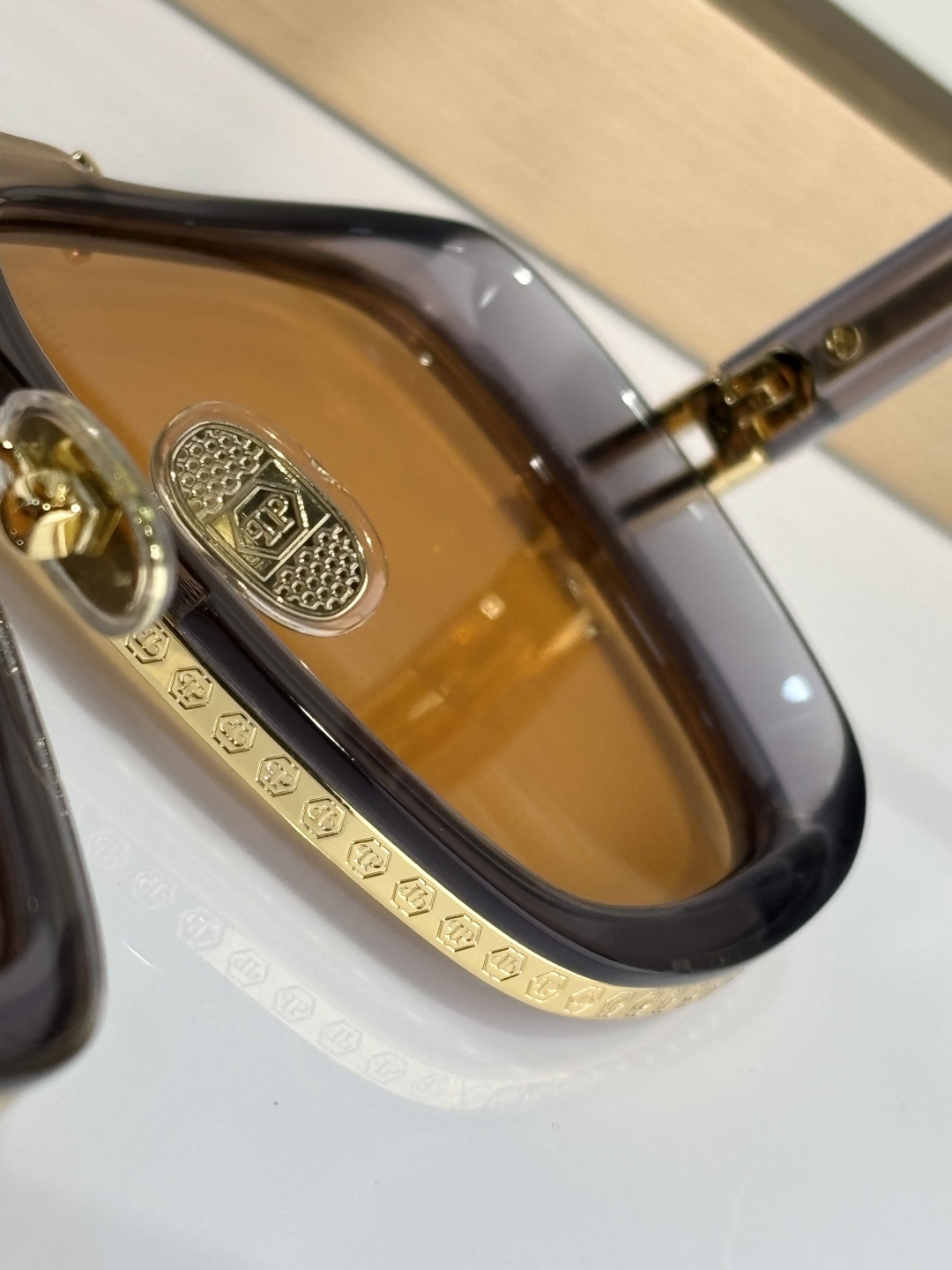 ￼ PhiliPP Plein
Mod：SP
Size：66口10-145
品质保证
金属电镀
质感看得