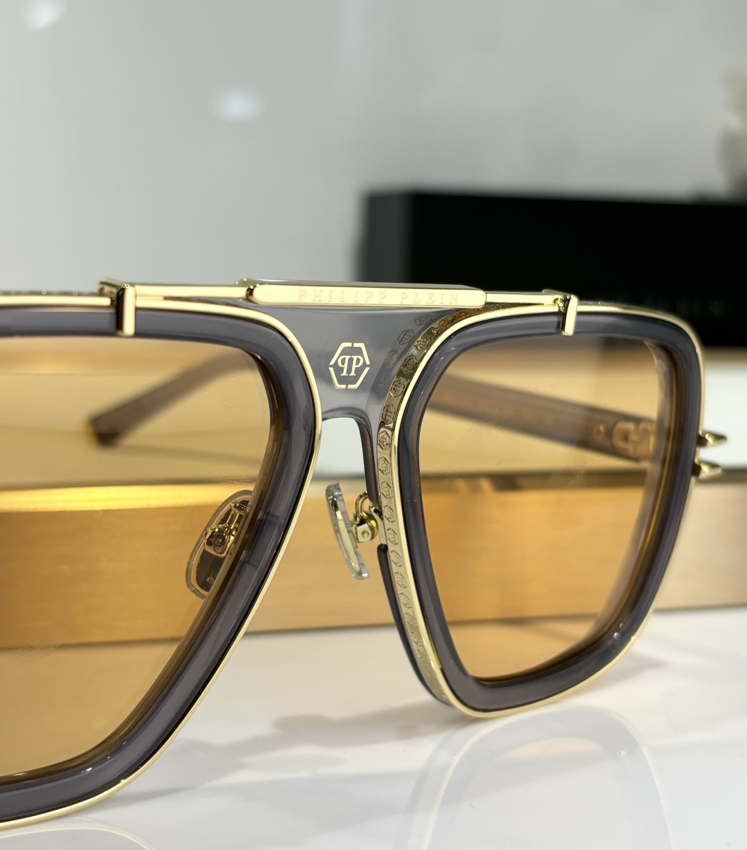 PhiliPP Plein
Mod：SP
Size：66口10-145
品质保证
金属电镀
质感看得见