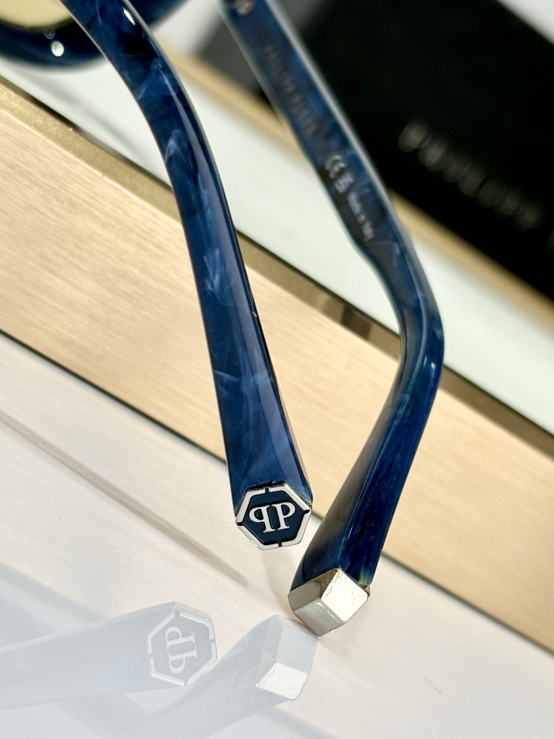￼ PhiliPP Plein
Mod：SP
Size：66口10-145
品质保证
金属电镀
质感看得