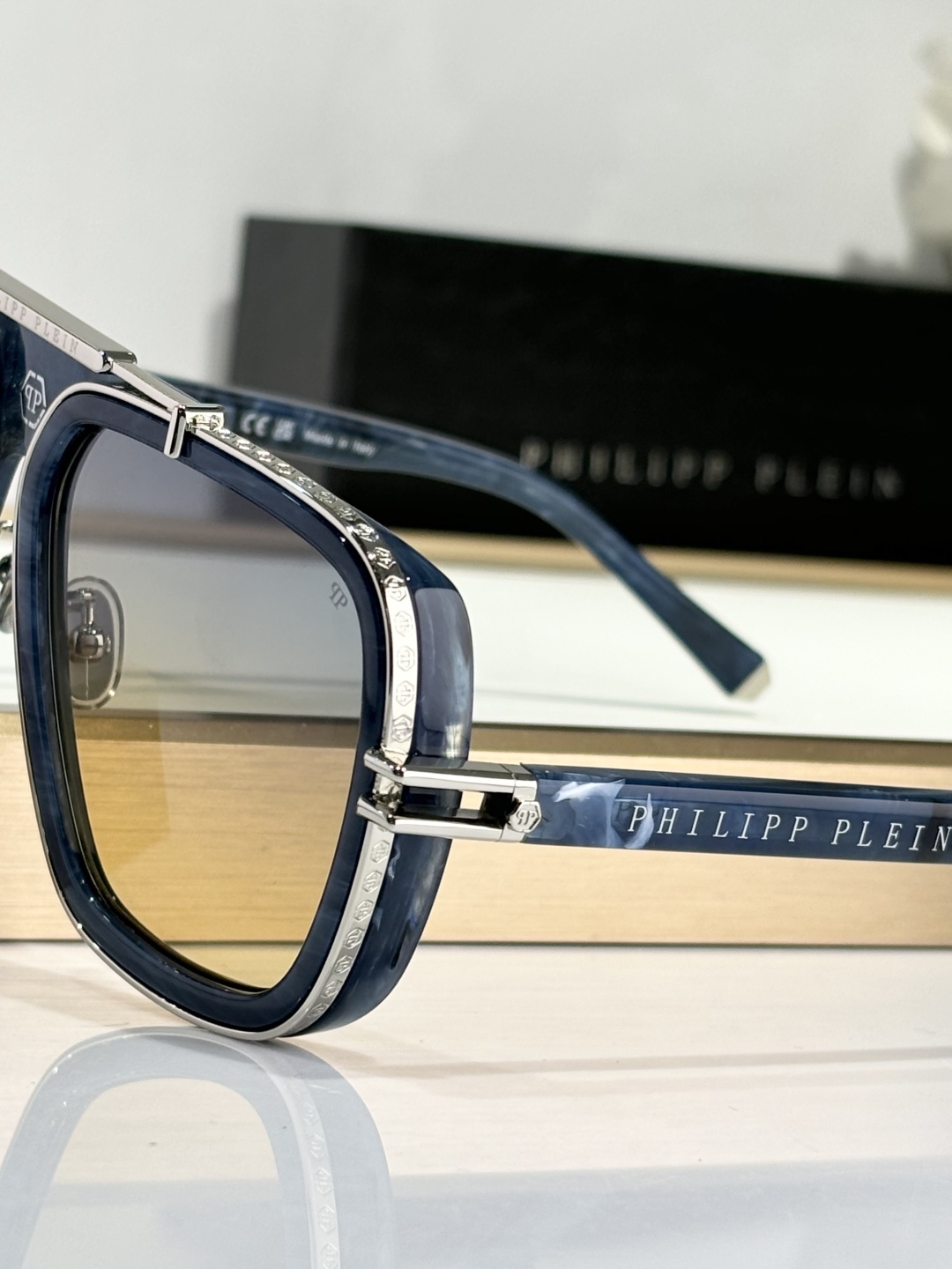 ￼ PhiliPP Plein
Mod：SP
Size：66口10-145
品质保证
金属电镀
质感看得