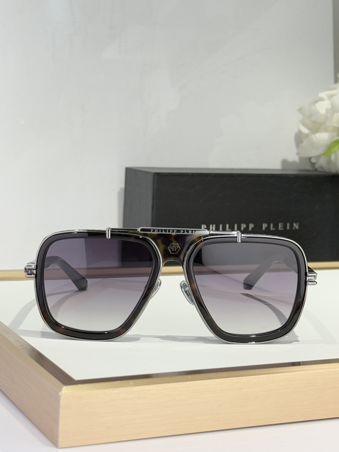 PhiliPP Plein
Mod：SPM
Size：57口19-145
品质保证
金属电镀
质感看得见