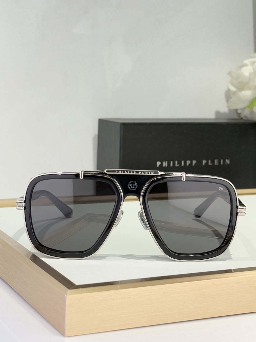 PhiliPP Plein
Mod：SPM
Size：57口19-145
品质保证
金属电镀
质感看得见