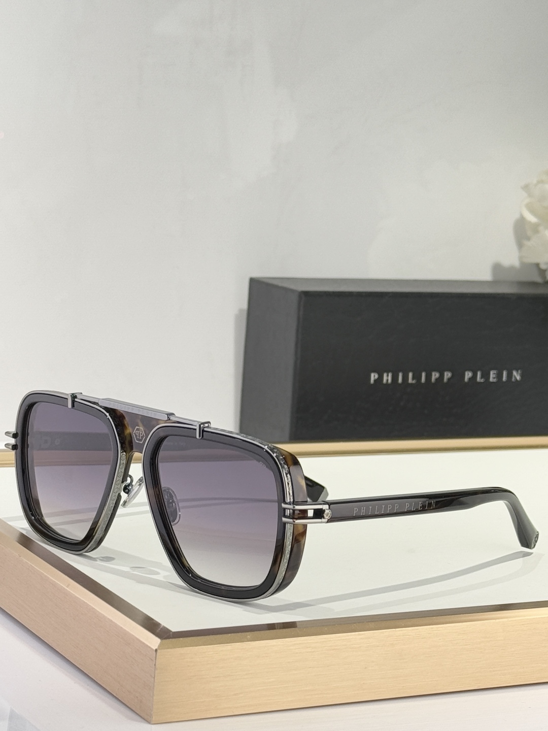 PhiliPP Plein
Mod：SP
Size：66口10-145
品质保证
金属电镀
质感看得见