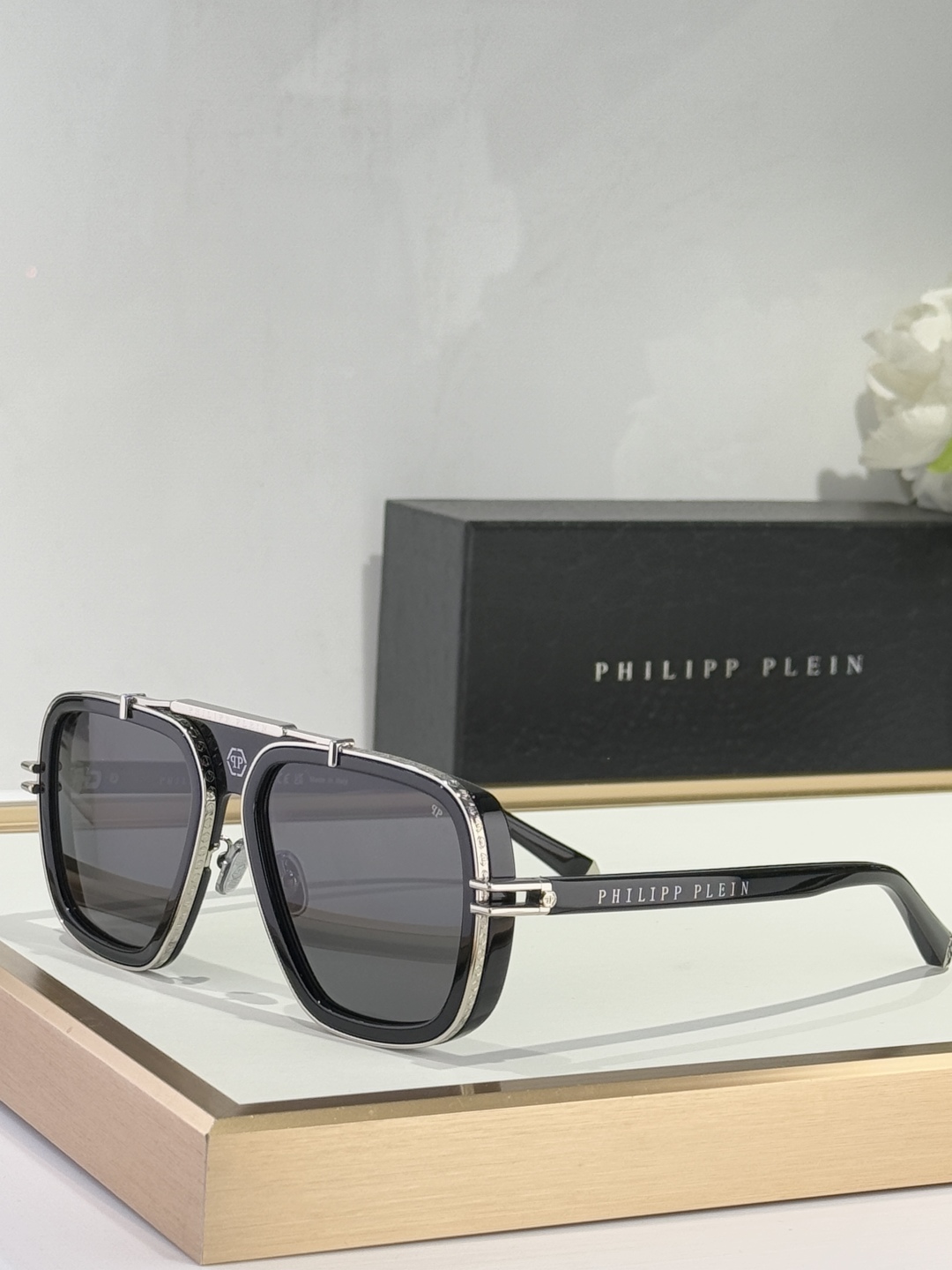 PhiliPP Plein
Mod：SP
Size：66口10-145
品质保证
金属电镀
质感看得见