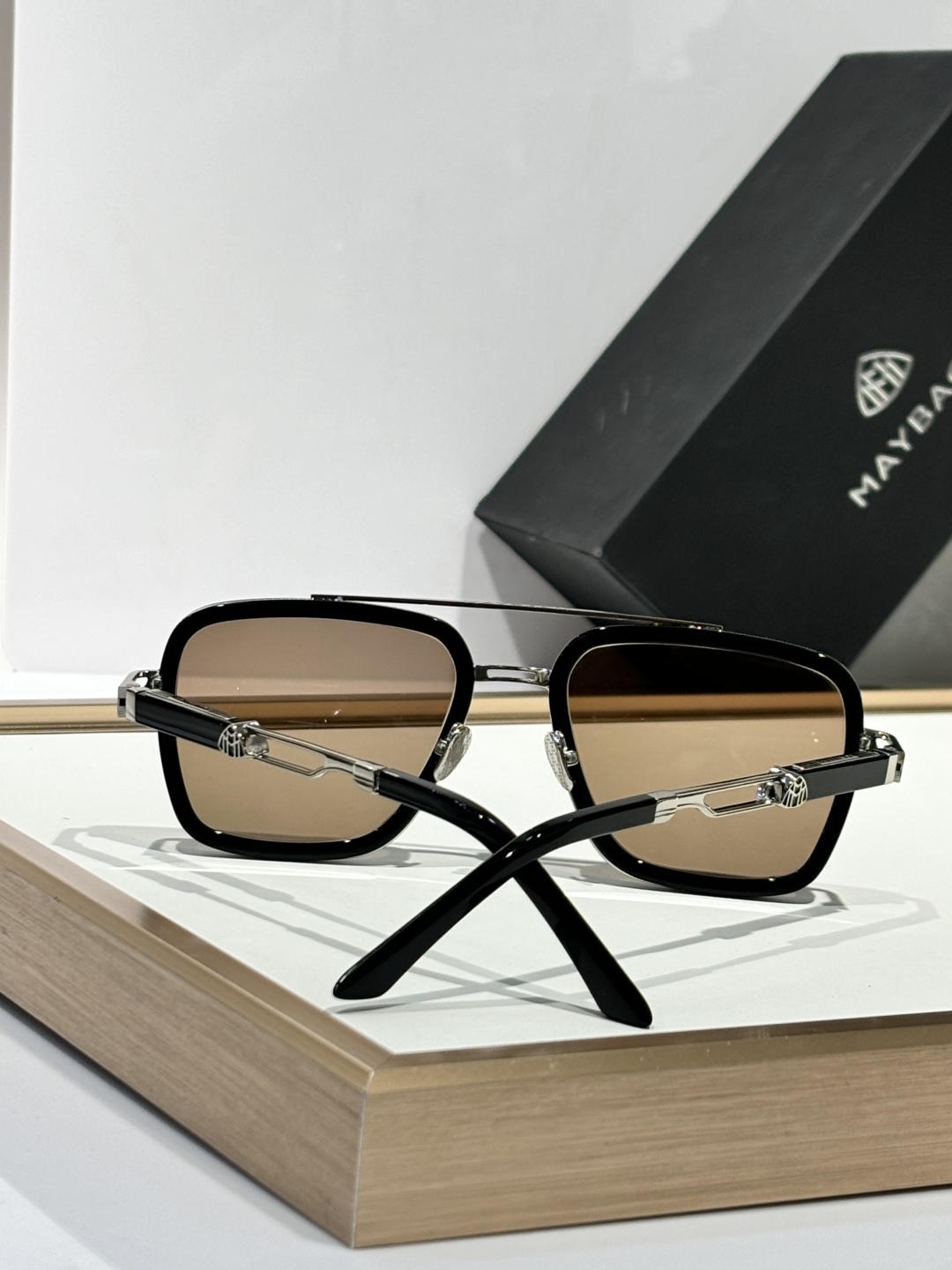  MAYBACH  
THE HANY
SIZE：56-19-145

