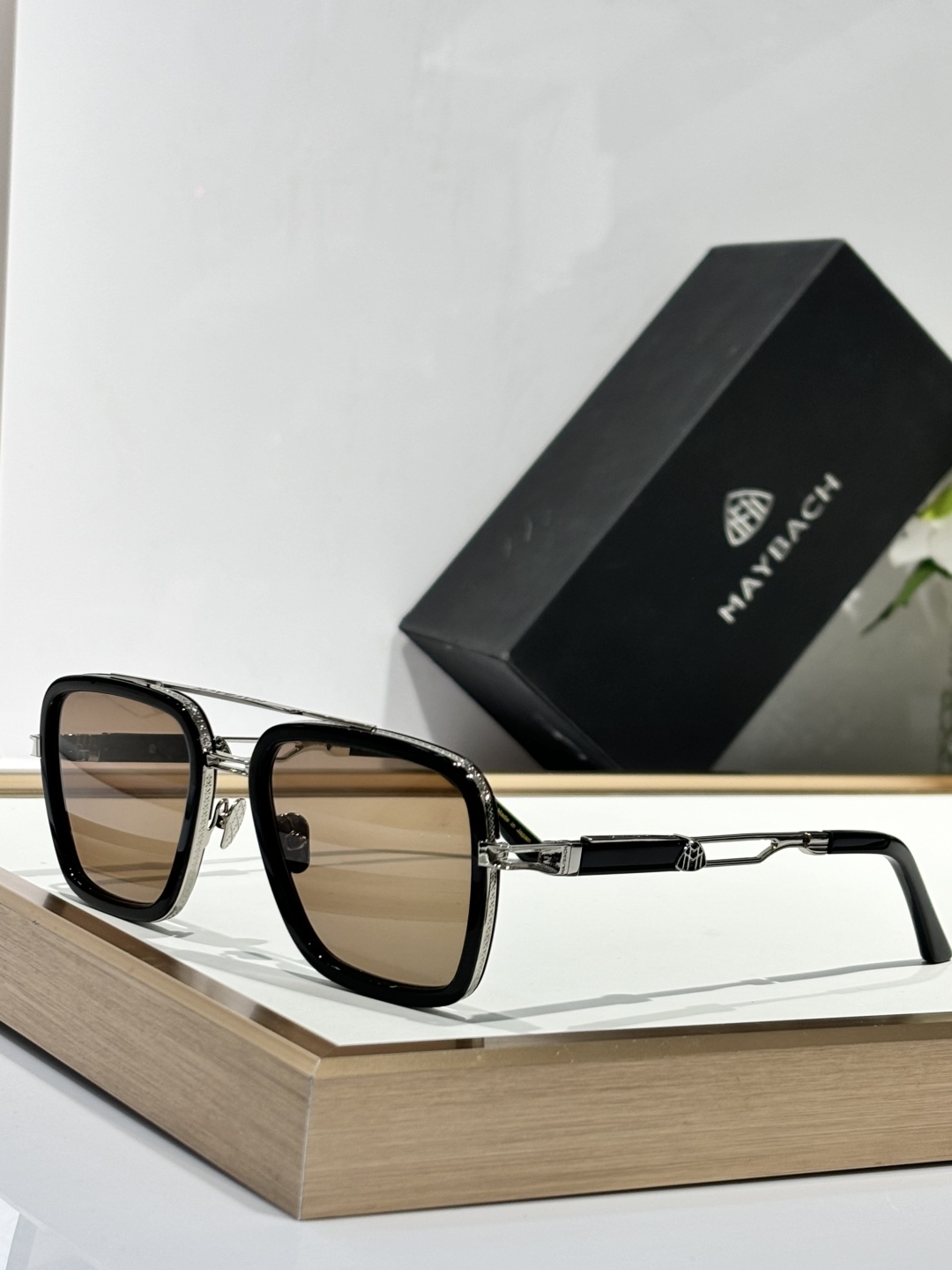 MAYBACH  
THE HANY
SIZE：56-19-145

