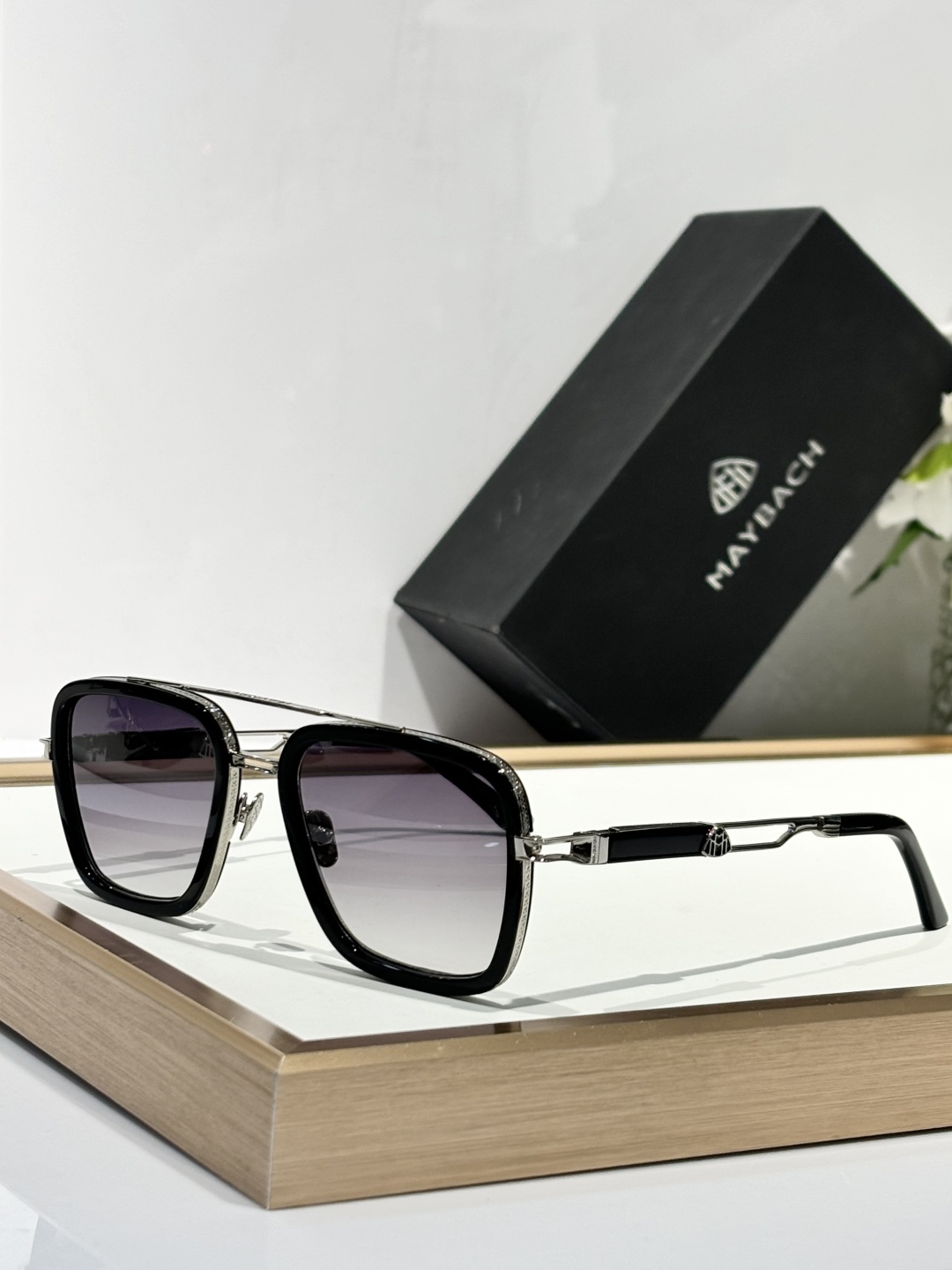  MAYBACH  
THE HANY
SIZE：56-19-145

