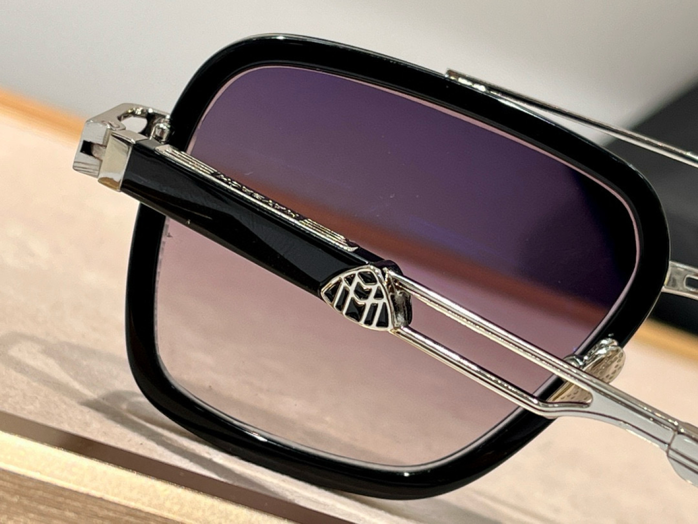  MAYBACH  
THE HANY
SIZE：56-19-145

