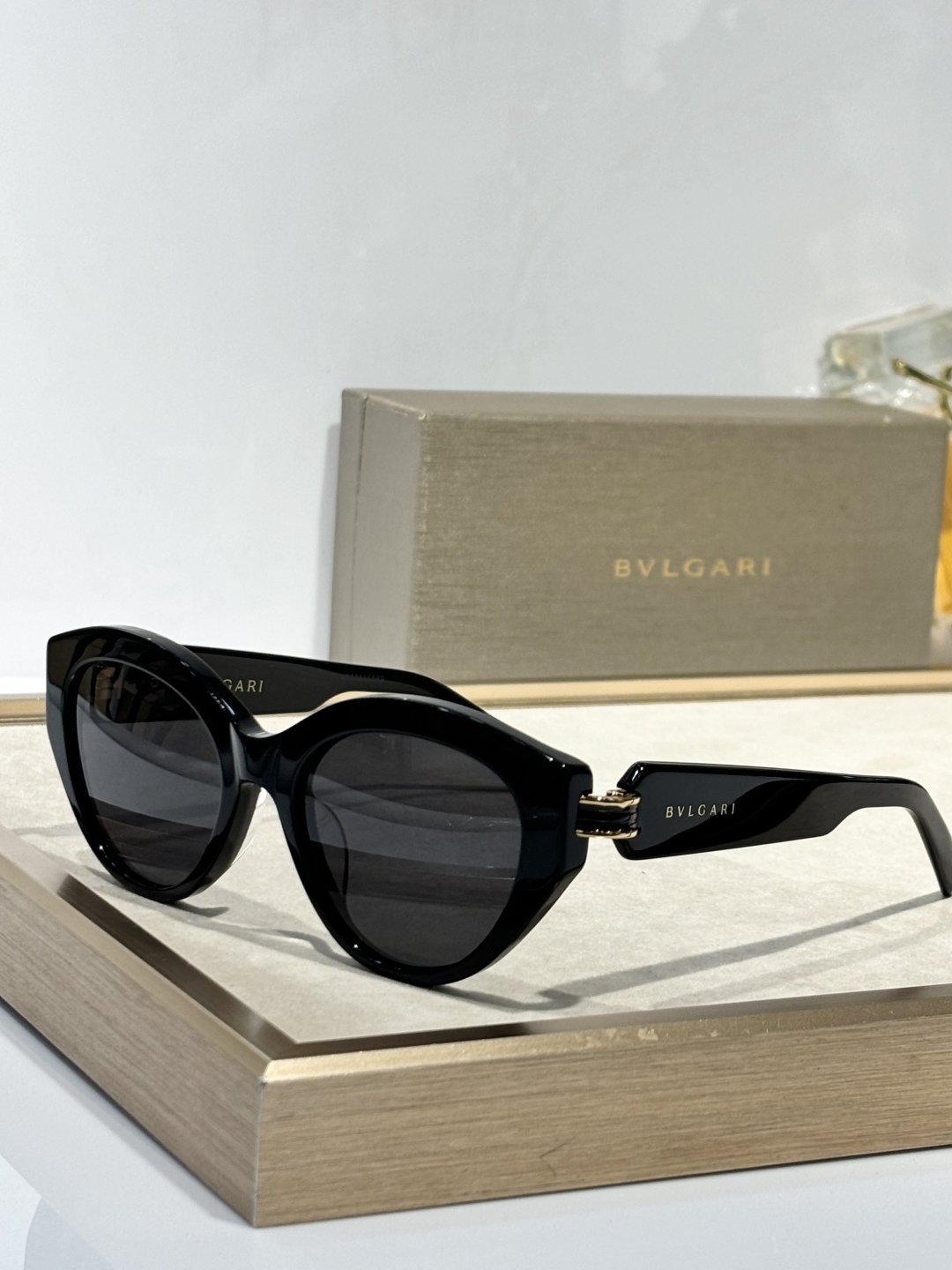  ￼ BVLGARI
MOD：BV40046
SIZE：53-19-130

