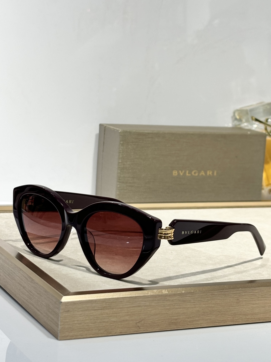  ￼ BVLGARI
MOD：BV40046
SIZE：53-19-130

