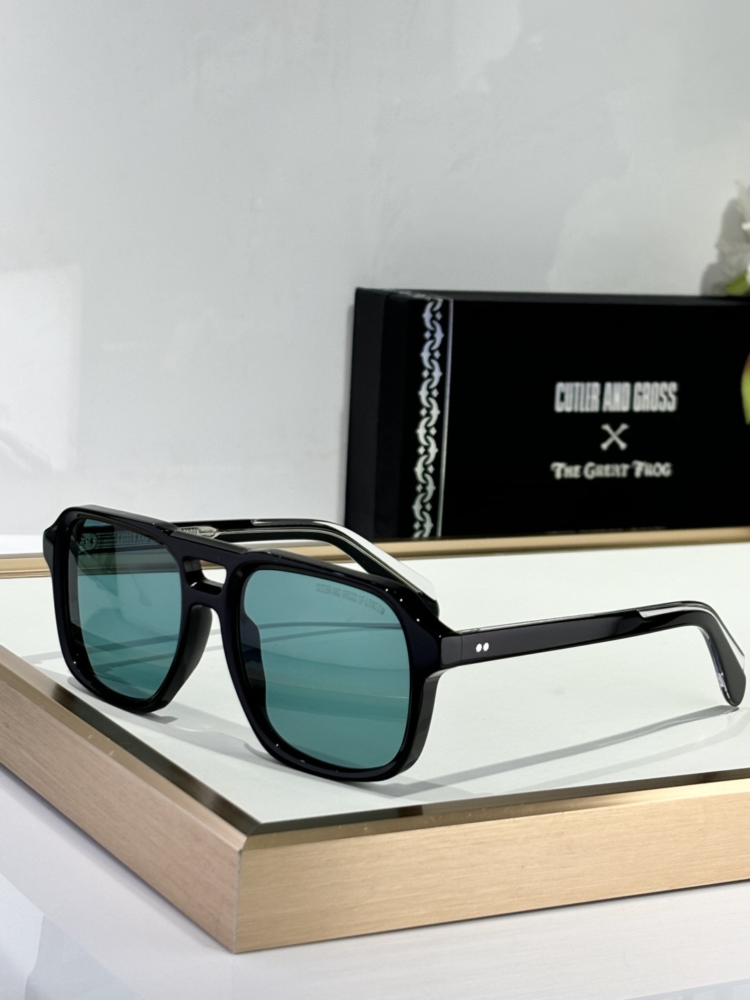  CUTLER AND GROSS
Mod：CGSN1394
size：57口19-150
备受期待的德