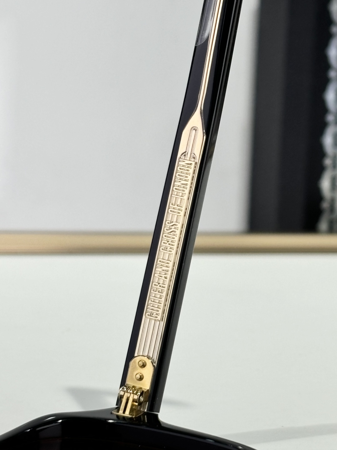  CUTLER AND GROSS
Mod：CGSN1394
size：57口19-150
备受期待的德