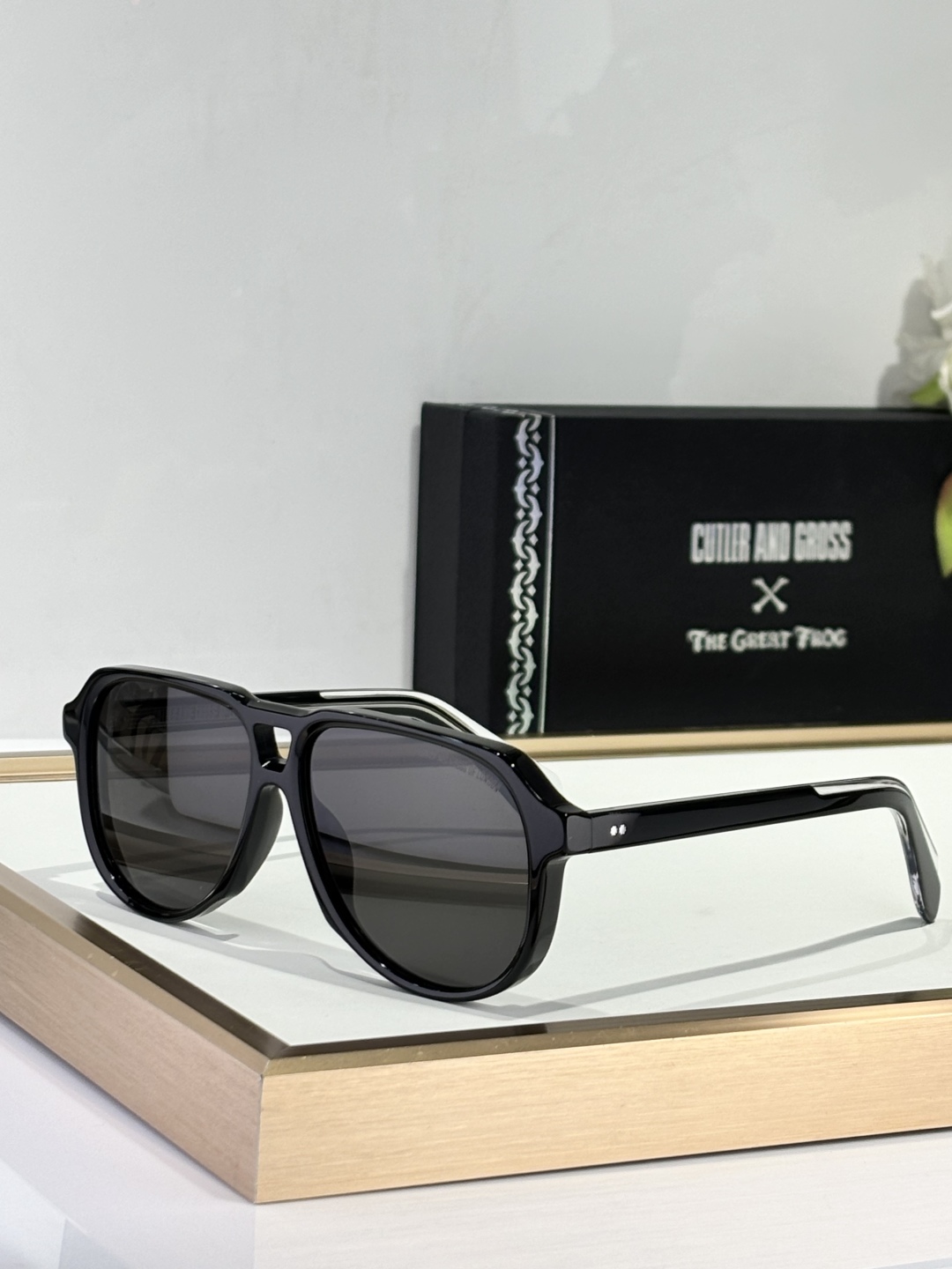  CUTLER AND GROSS
Mod：CGSN9782
size：60口14-150
备受期待的德