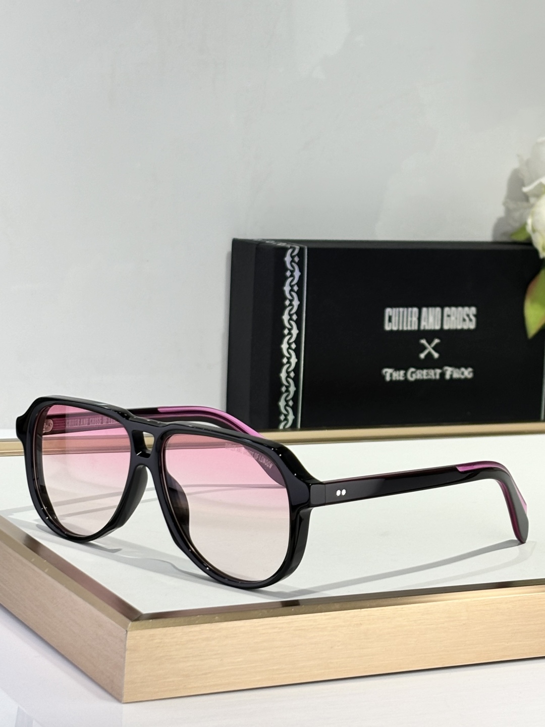  CUTLER AND GROSS
Mod：CGSN9782
size：60口14-150
备受期待的德