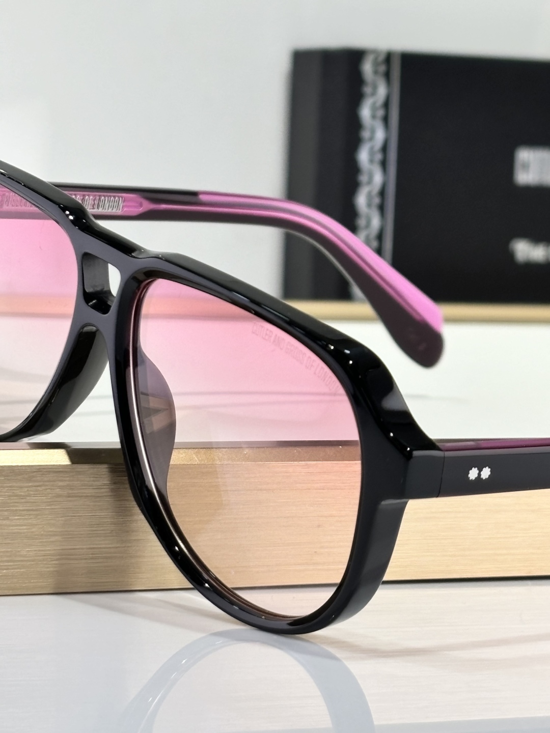  CUTLER AND GROSS
Mod：CGSN9782
size：60口14-150
备受期待的德