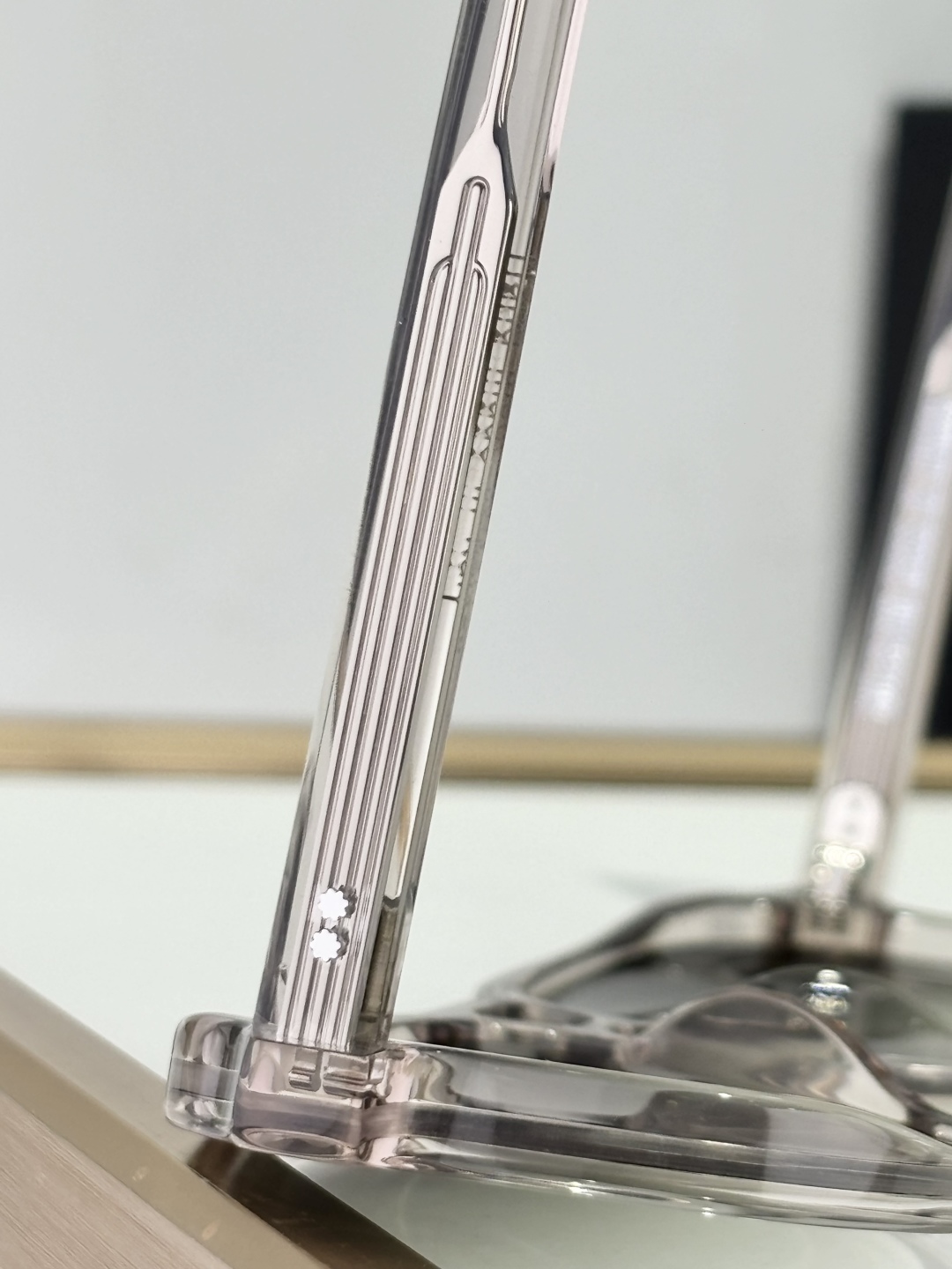  CUTLER AND GROSS
Mod：CGSN9782
size：60口14-150
备受期待的德