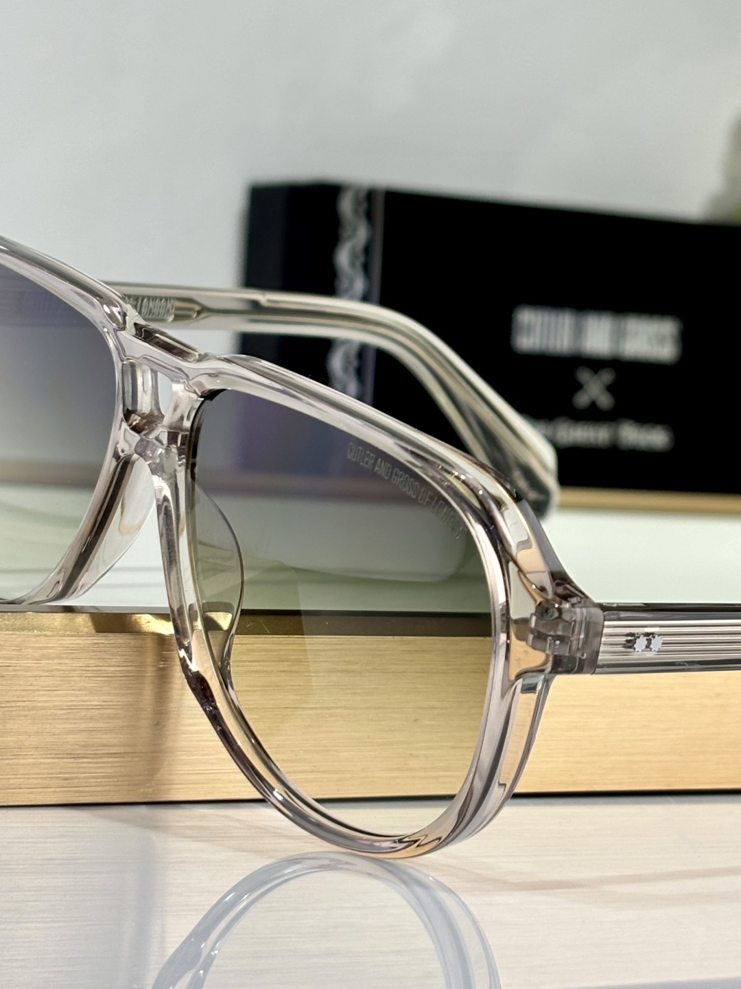  CUTLER AND GROSS
Mod：CGSN9782
size：60口14-150
备受期待的德