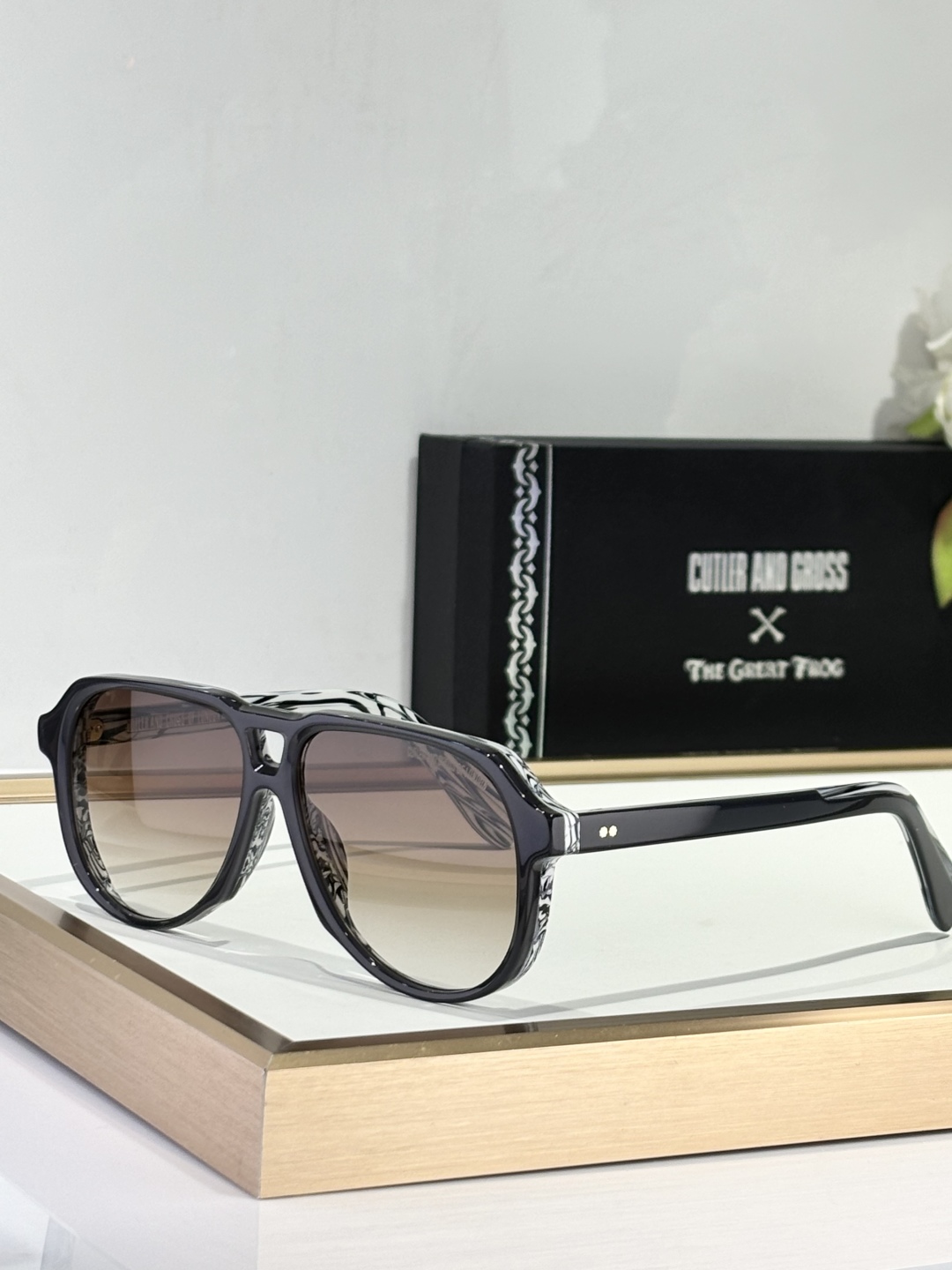  CUTLER AND GROSS
Mod：CGSN9782
size：60口14-150
备受期待的德