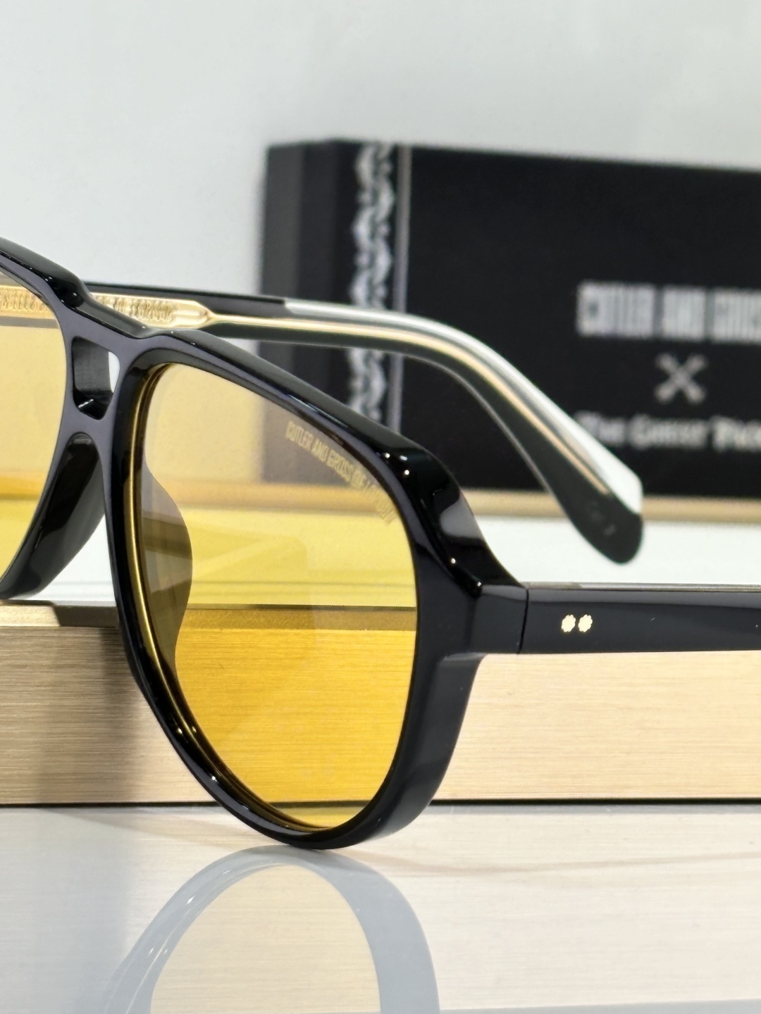  CUTLER AND GROSS
Mod：CGSN9782
size：60口14-150
备受期待的德