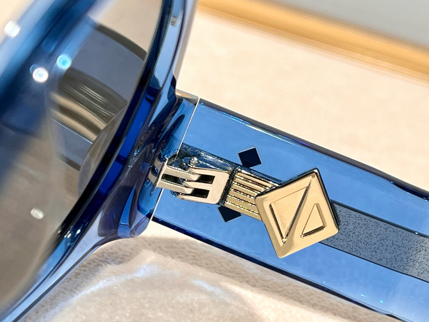  NFC
DIO* CD DIAMOND R2I
SIZE：49口21-145

