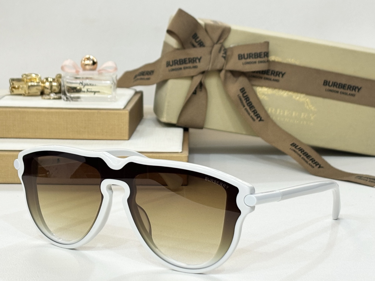  Burberry 
Mod4427
Size136-0-140
