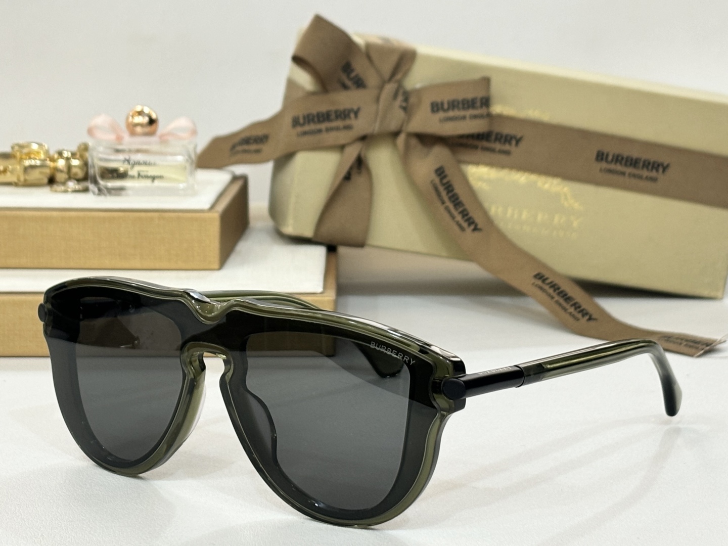  Burberry 
Mod4427
Size136-0-140
