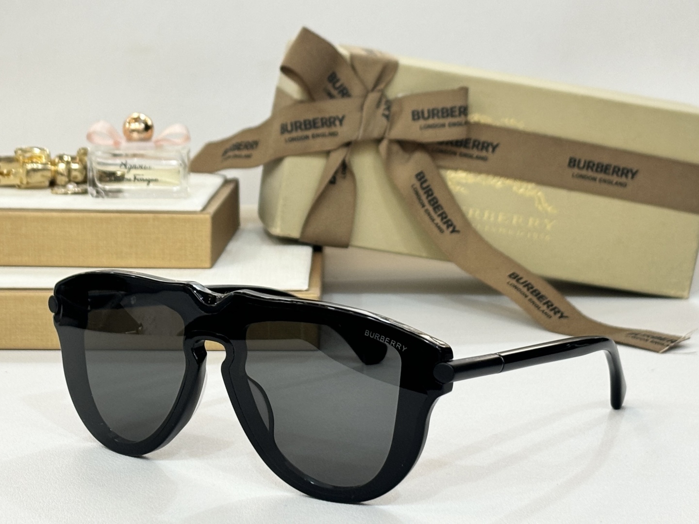  Burberry 
Mod4427
Size136-0-140
