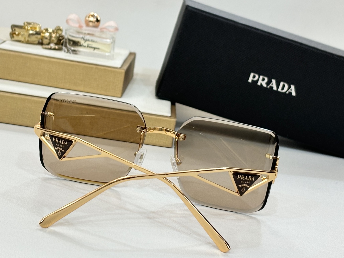  PRADA
MODPR189
Size60-17-140
