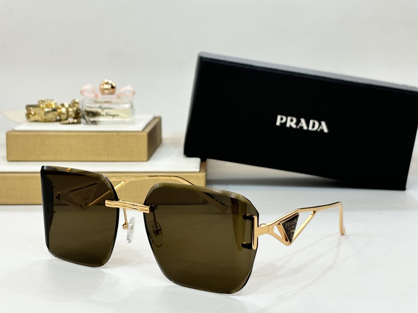  PRADA
MODPR189
Size60-17-140
