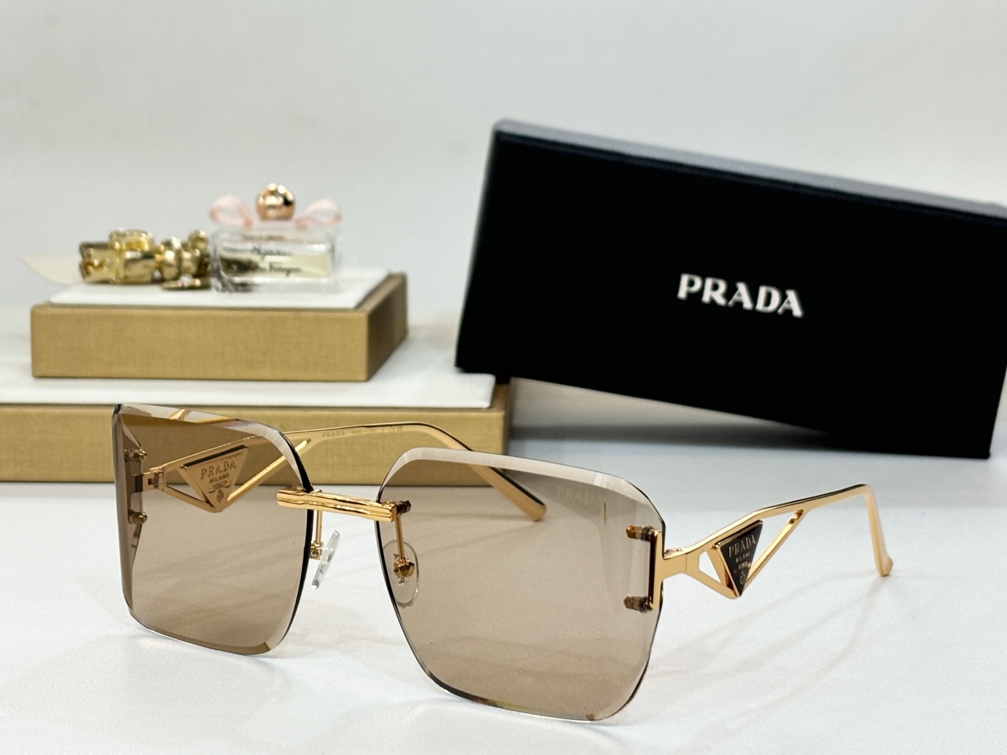  PRADA
MODPR189
Size60-17-140
