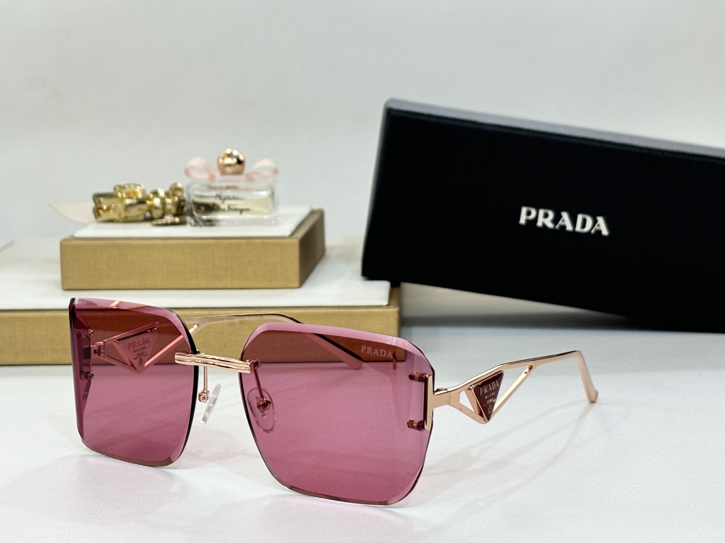  PRADA
MODPR189
Size60-17-140

