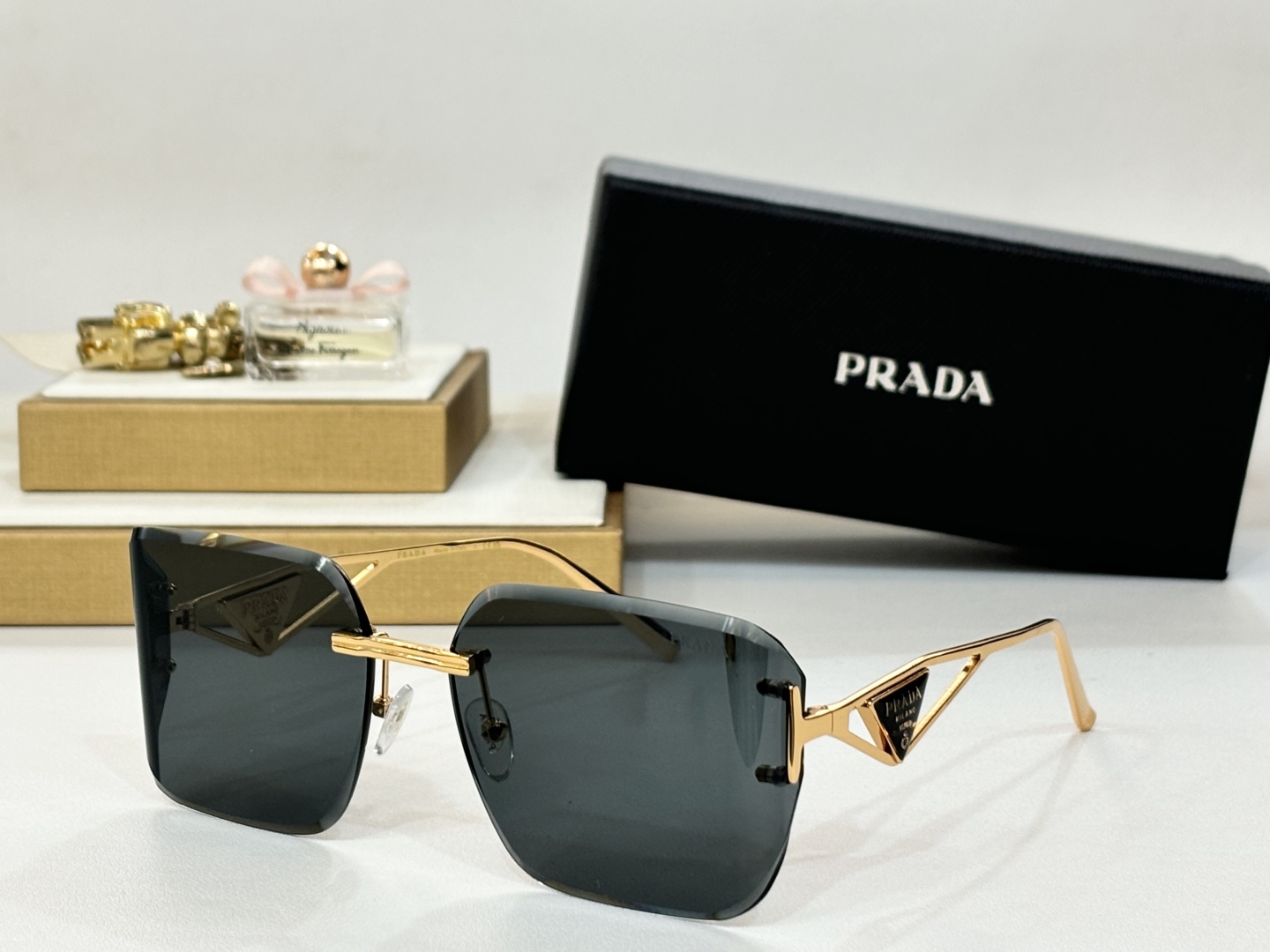  PRADA
MODPR189
Size60-17-140
