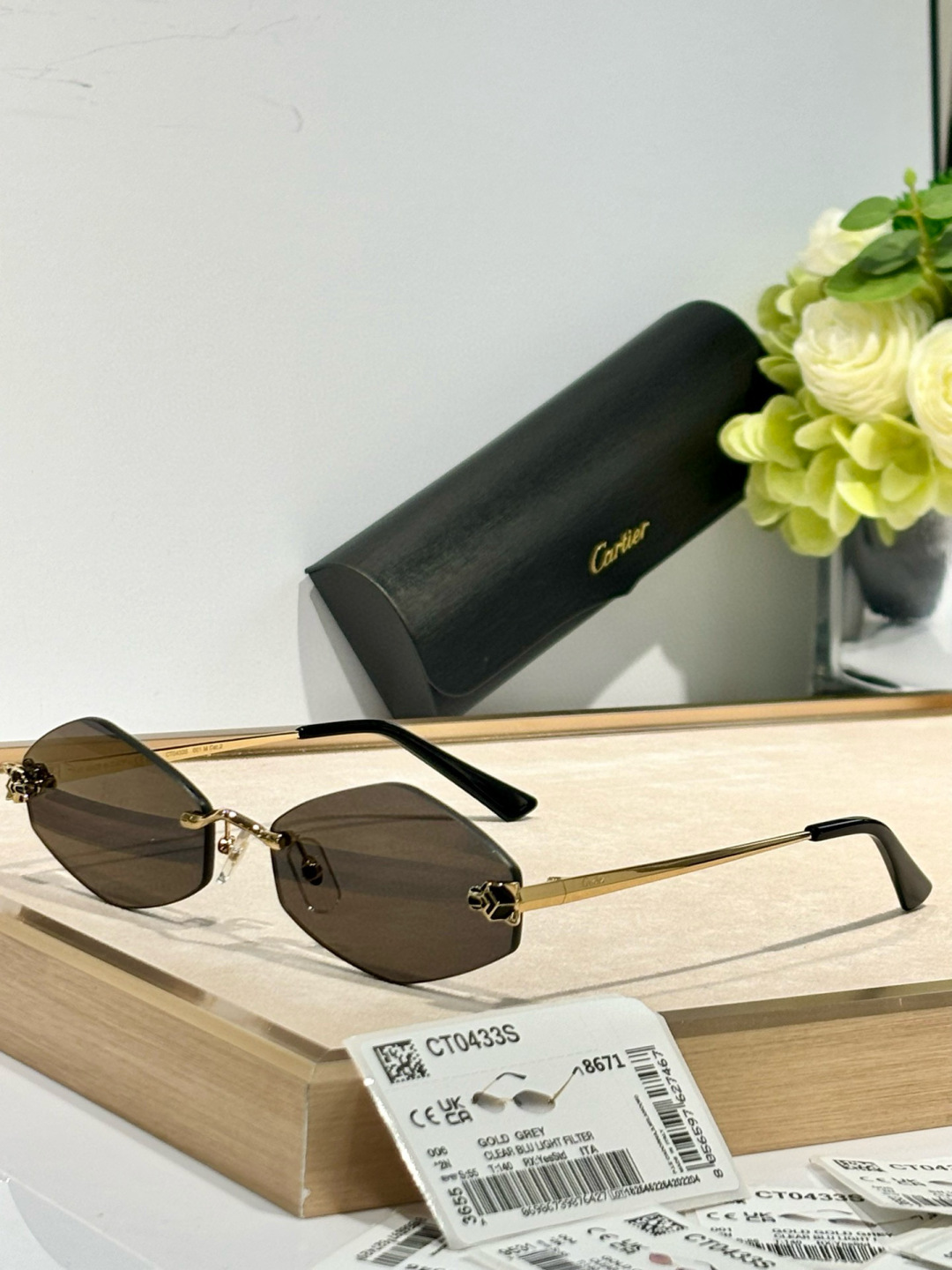  Zeiss lenses
 Cartier
Mod：CT0433S
Size：55-22--140
抛