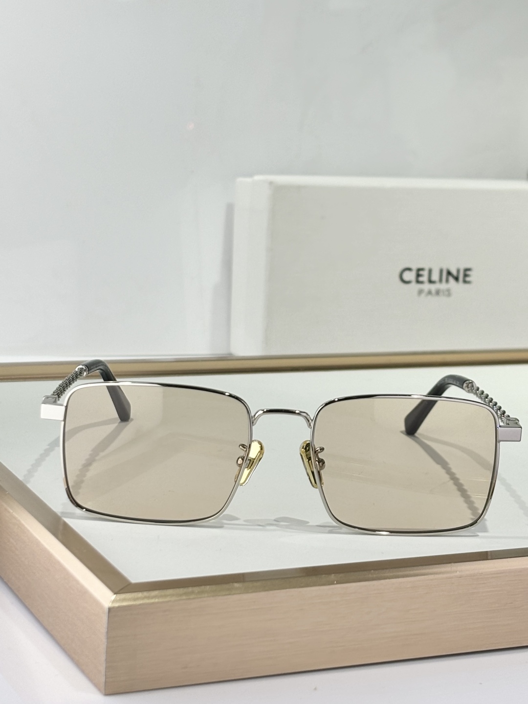  Celine 
CL40522
Size：54口18-140
ToP quality 
