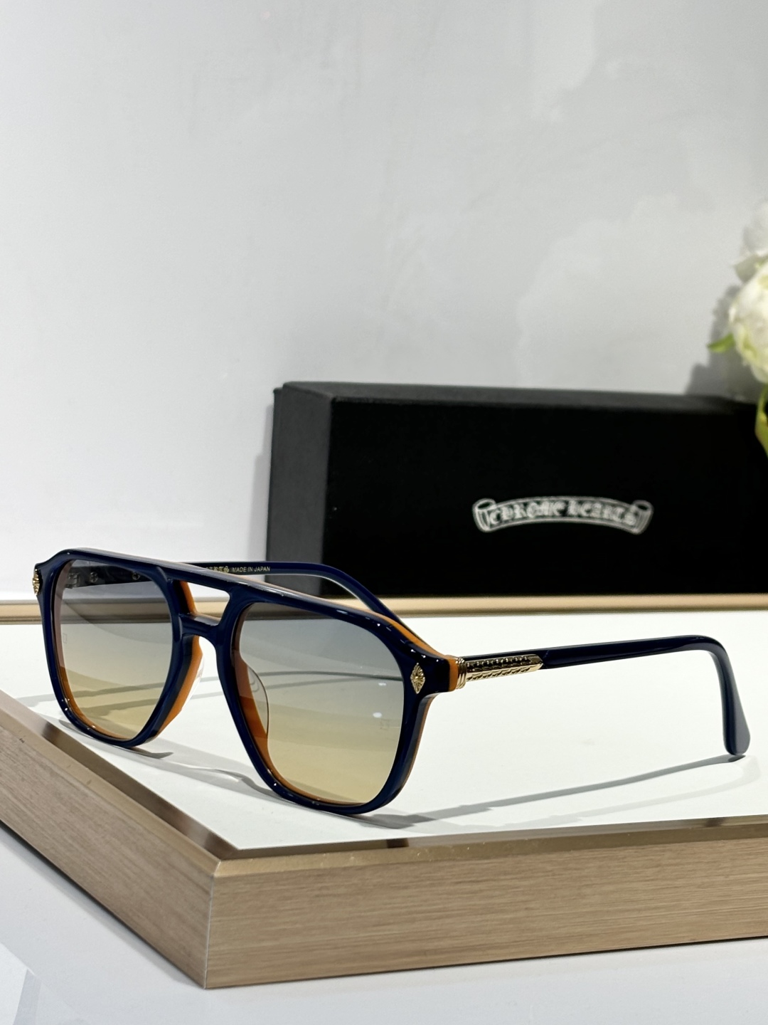  Zeiss lenses
CHROME HEART
顶级板材手工打磨抛光而成 
MODZIPHER
S