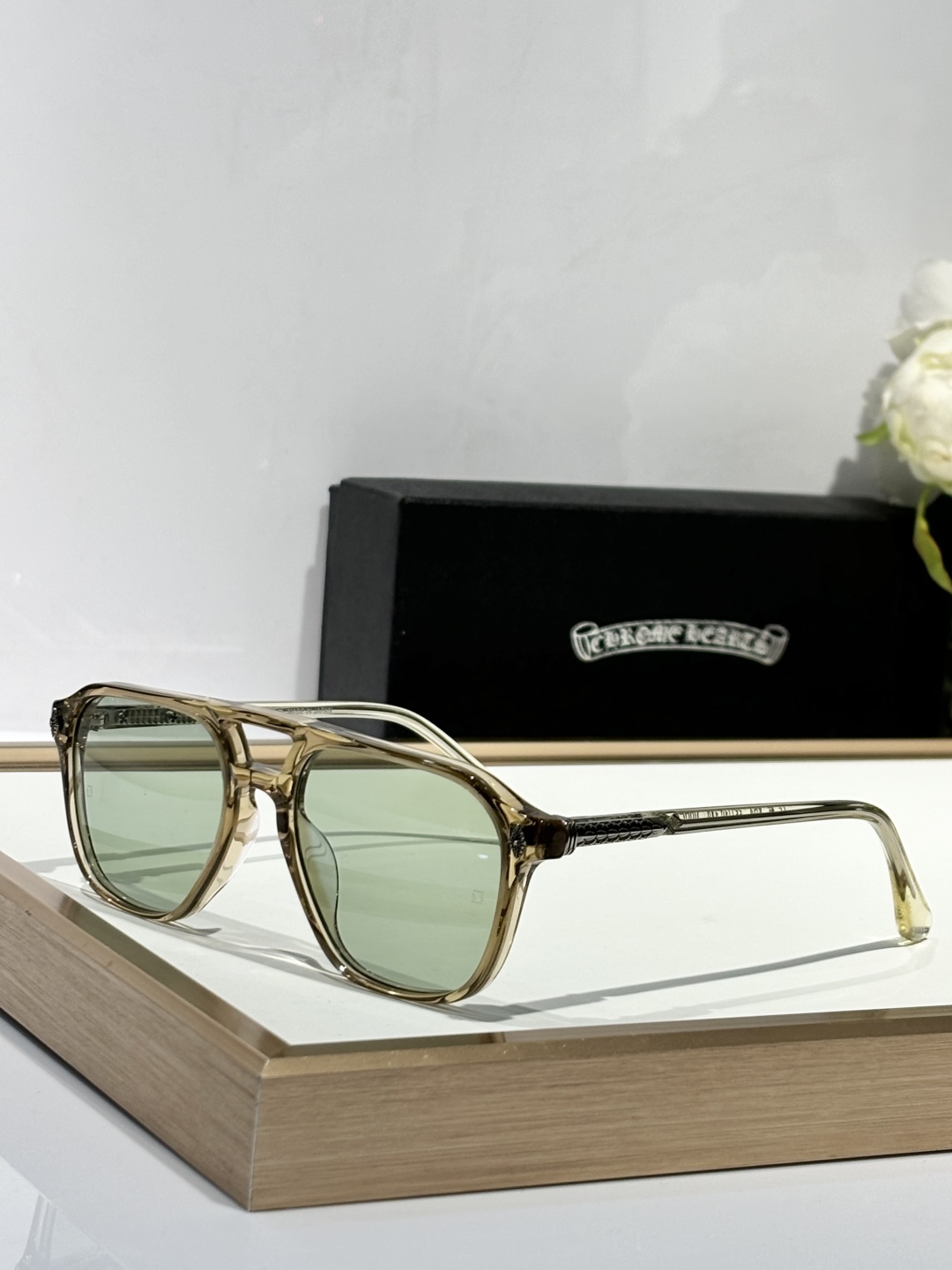  Zeiss lenses
CHROME HEART
顶级板材手工打磨抛光而成 
MODZIPHER
S