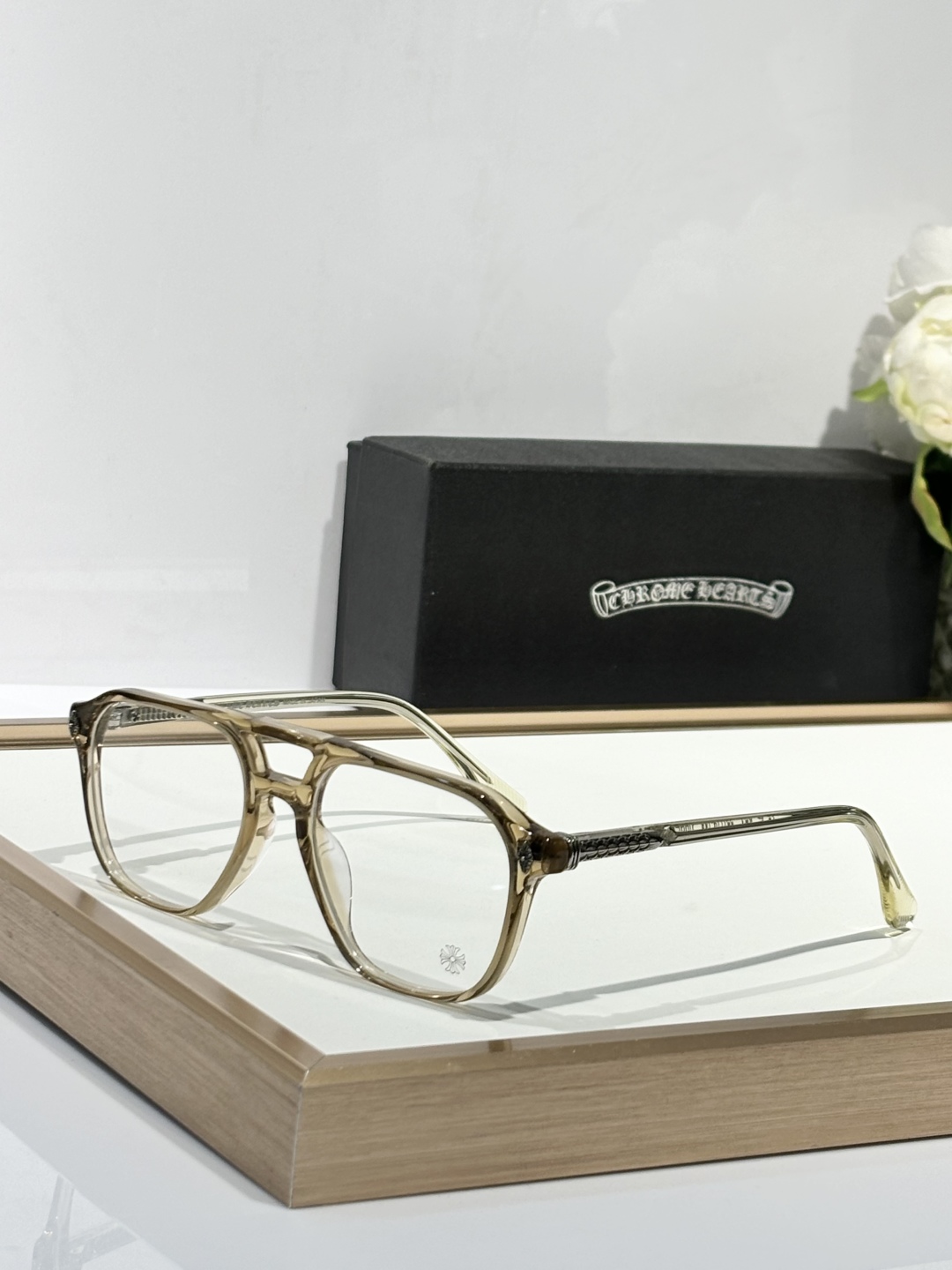  Zeiss lenses
CHROME HEART
顶级板材手工打磨抛光而成 
MODZIPHER
S