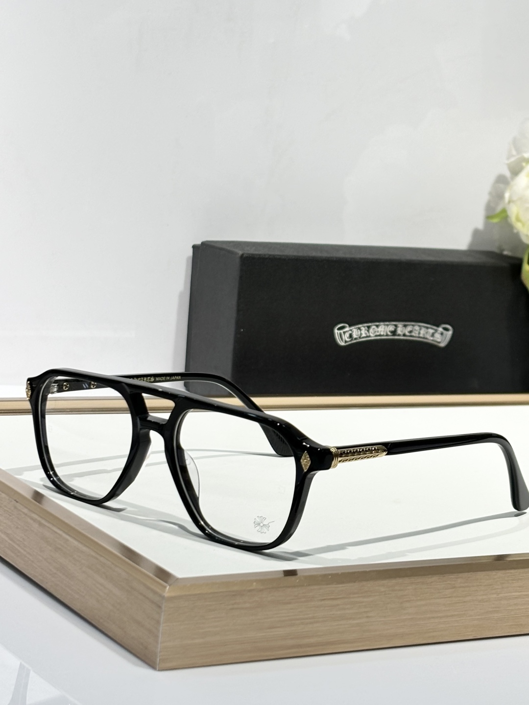  Zeiss lenses
CHROME HEART
顶级板材手工打磨抛光而成 
MODZIPHER
S