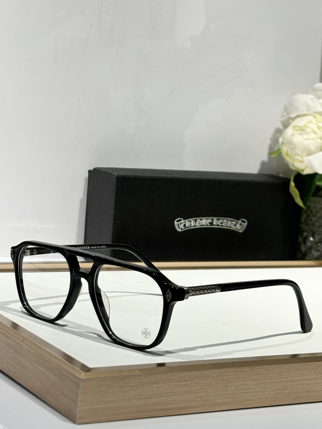  Zeiss lenses
CHROME HEART
顶级板材手工打磨抛光而成 
MODZIPHER
S