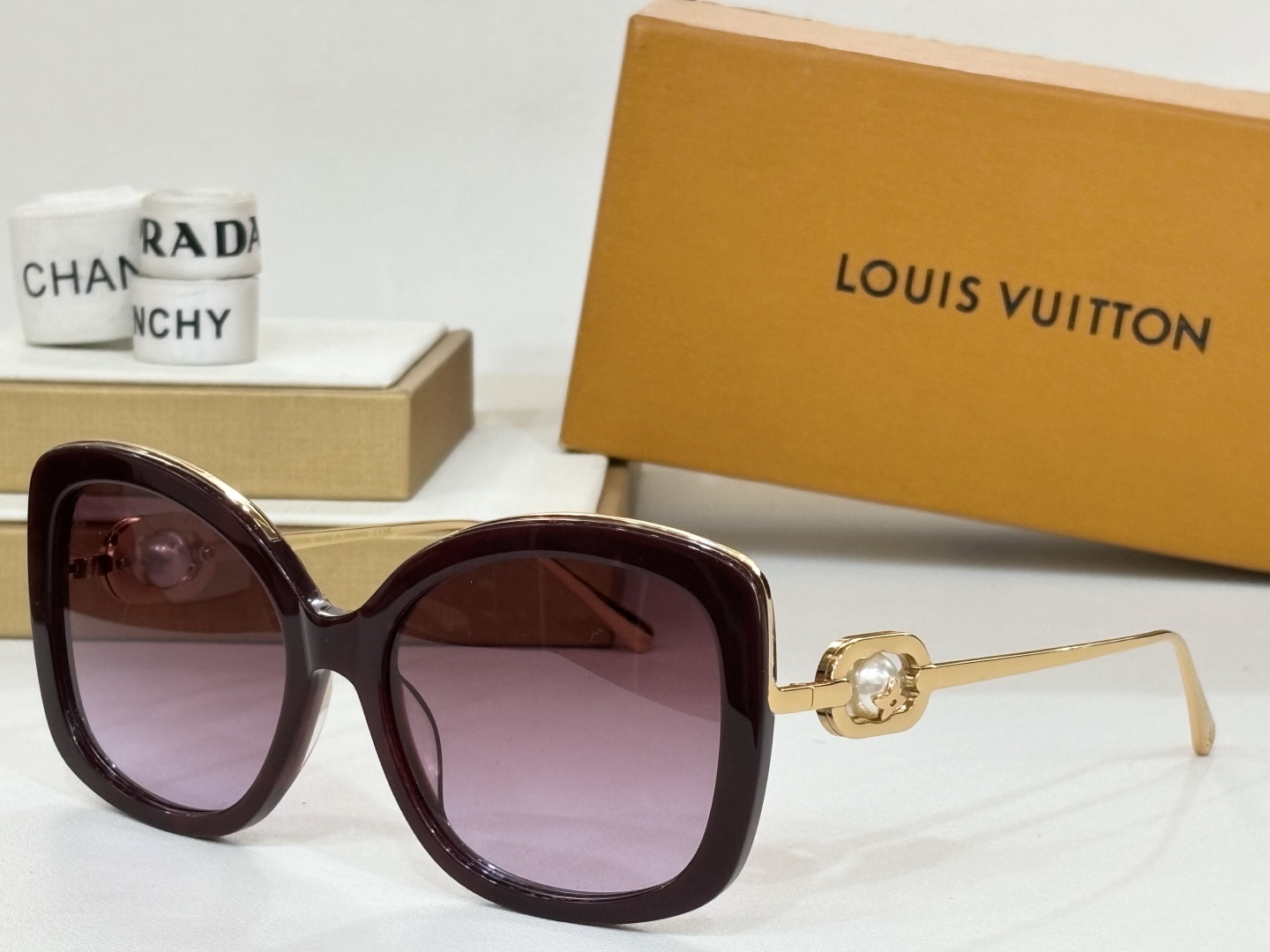  LOUIS VUITTO* 
MODEL：Z1932E
SIZE：58-18-145
