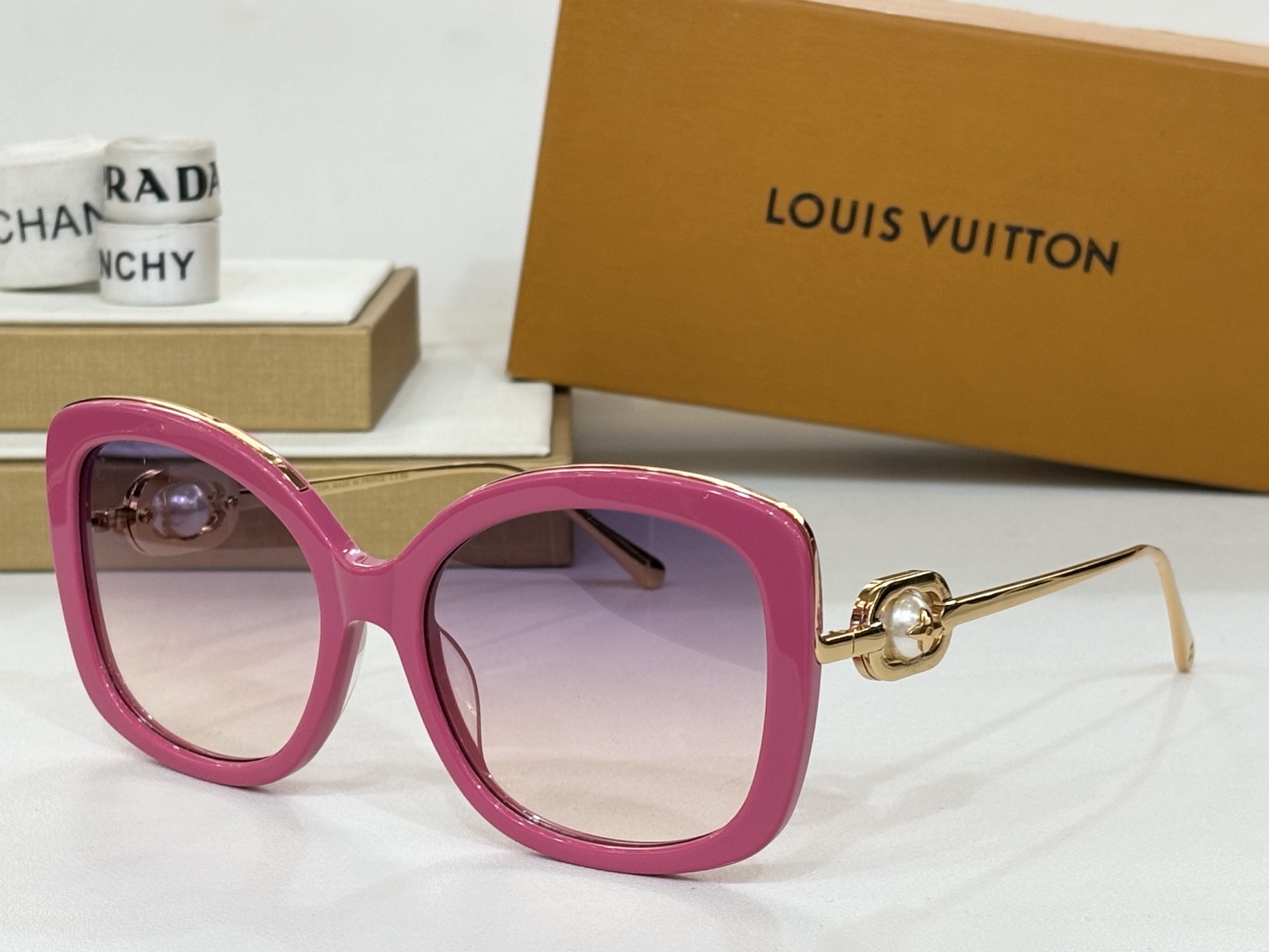  LOUIS VUITTO* 
MODEL：Z1932E
SIZE：58-18-145
