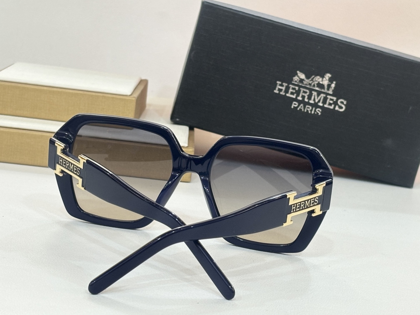  HERMES
经典款
MOD：HS1906
size：56-20-145
