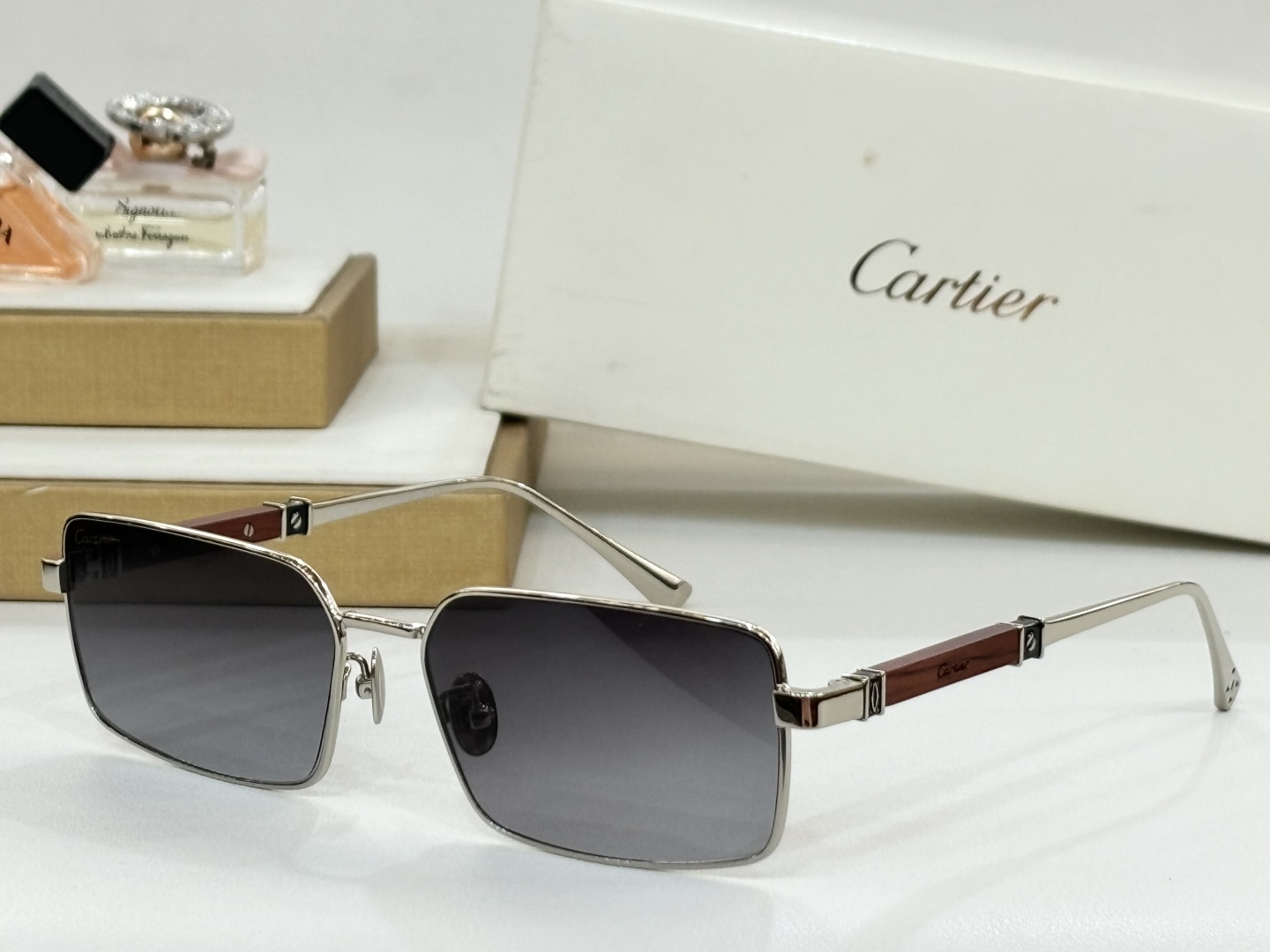  Cartie*
MODEL：CT0508S
SIZE：50口16-145
