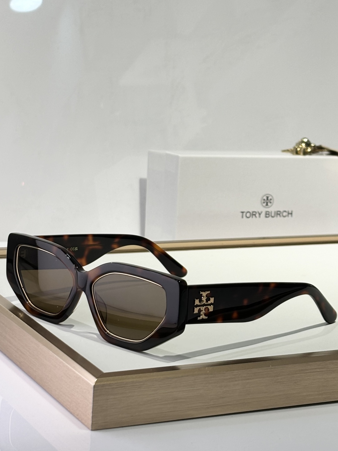  TORY BURC*
MODEL：TY9070U
SIZE：56口15-145
