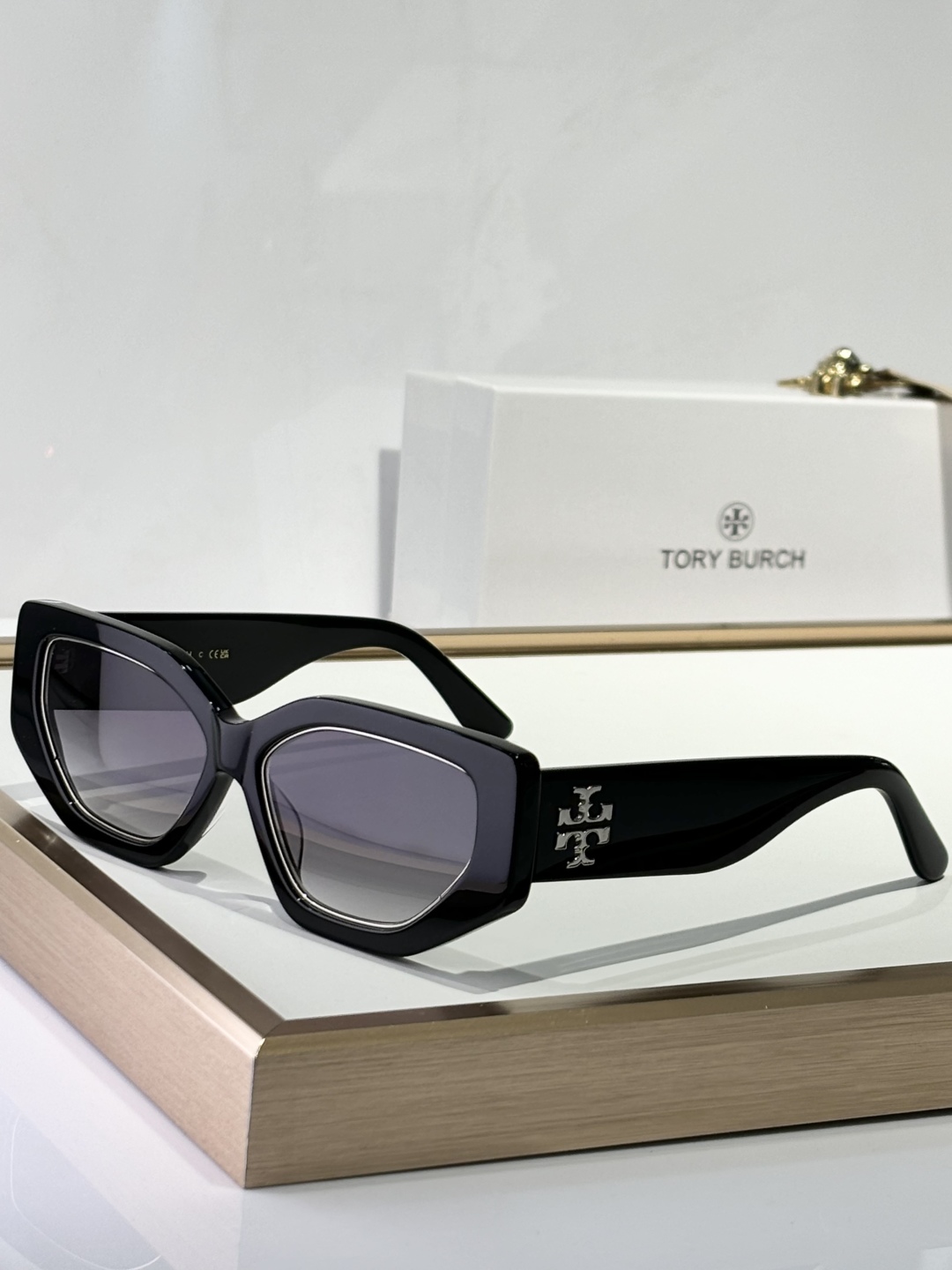  TORY BURC*
MODEL：TY9070U
SIZE：56口15-145

